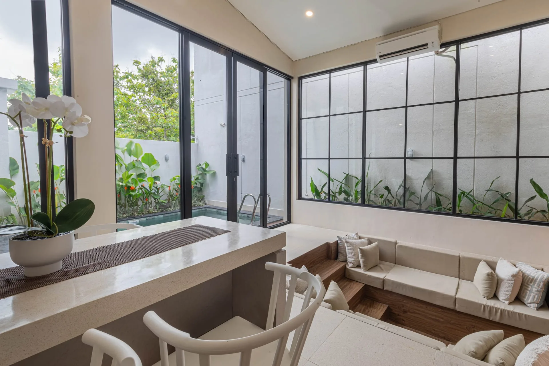Stunning Modern 2 Bedroom Private Pool with Hot Tub 5