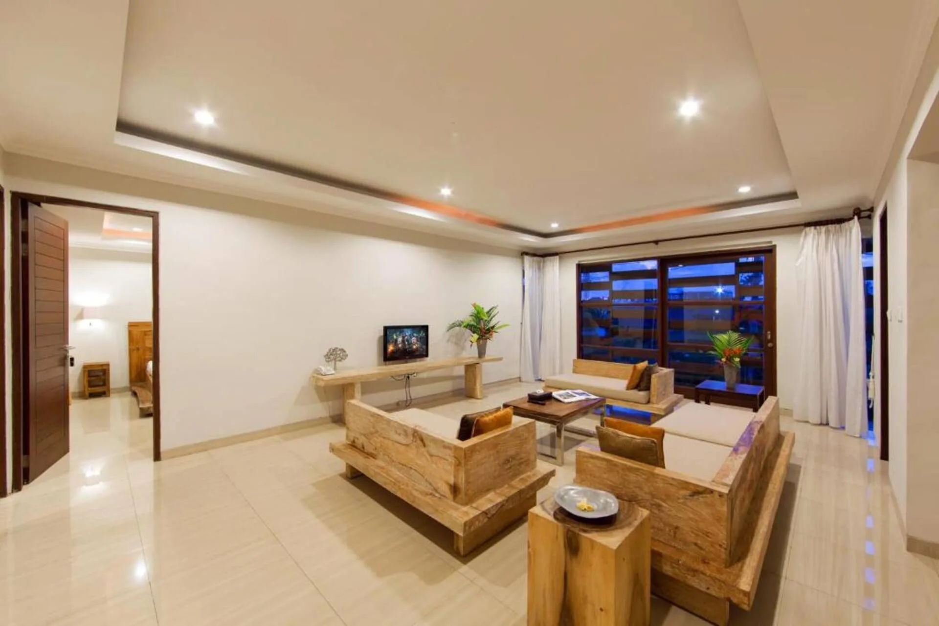 Spacious 3 Bedroom Villa in Center Seminyak 3