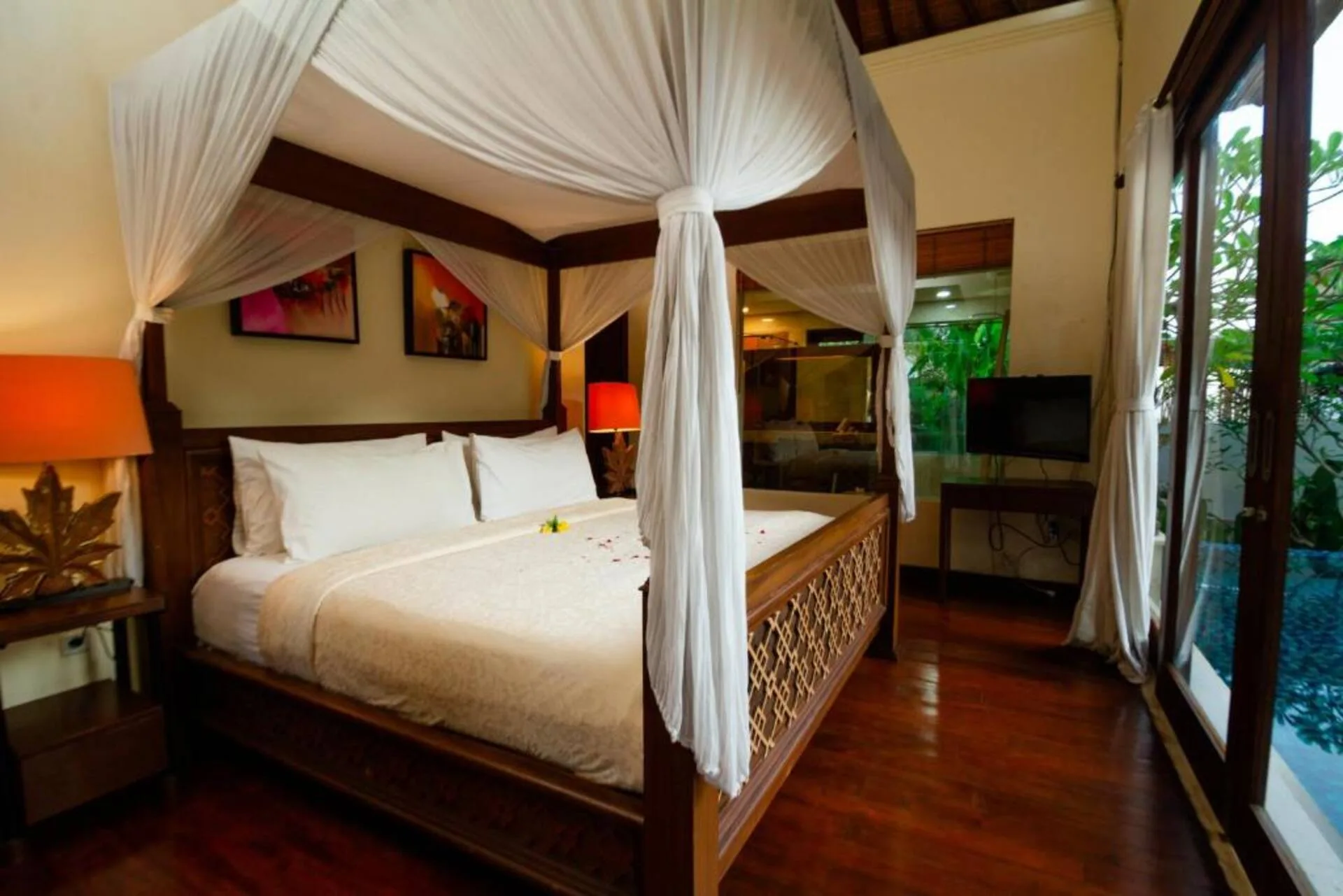 4 Bedroom Private Villa with Pool near Gwk 3