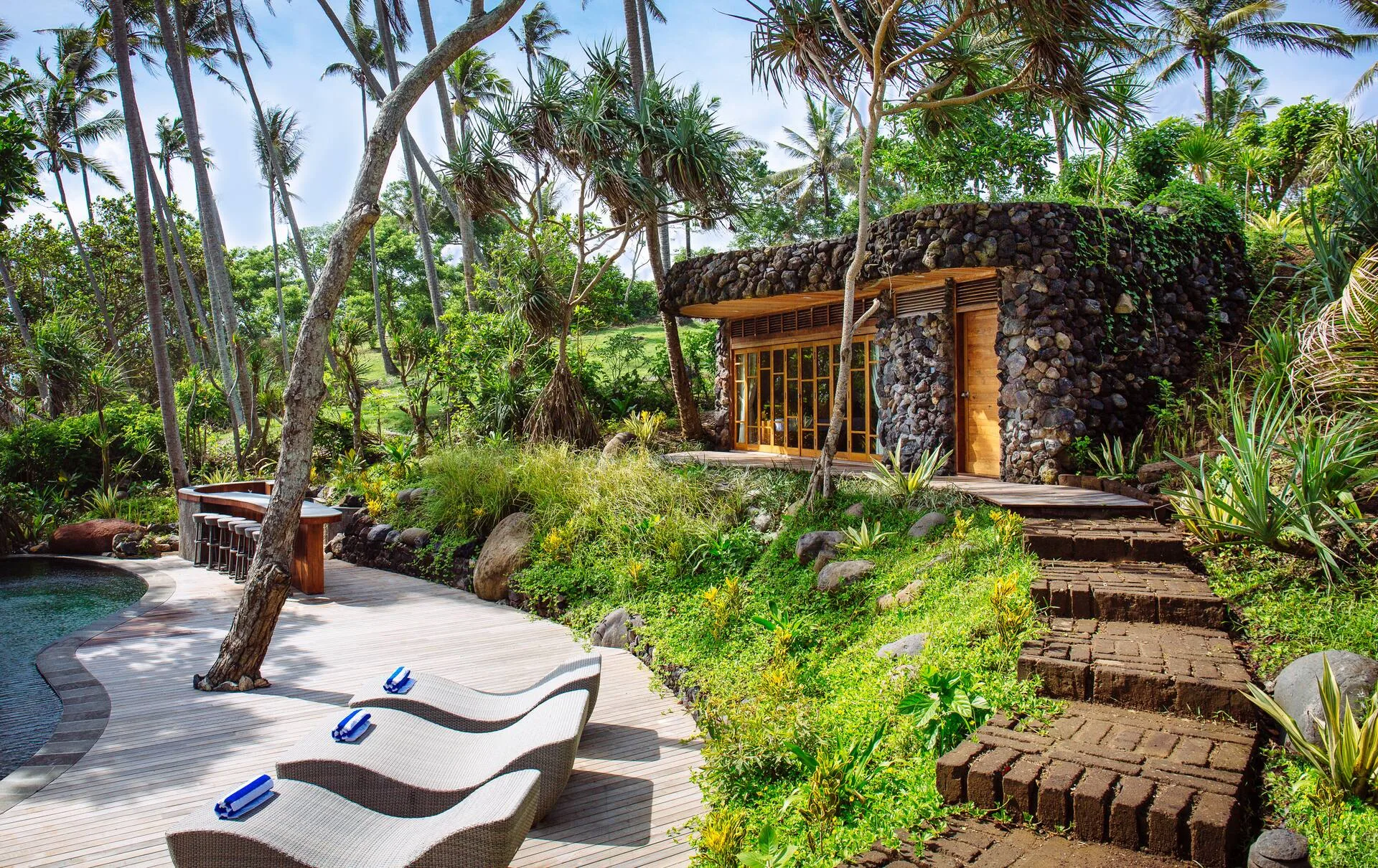 Serene Beachfront Retreat 5 Bedroom in West Bali 2