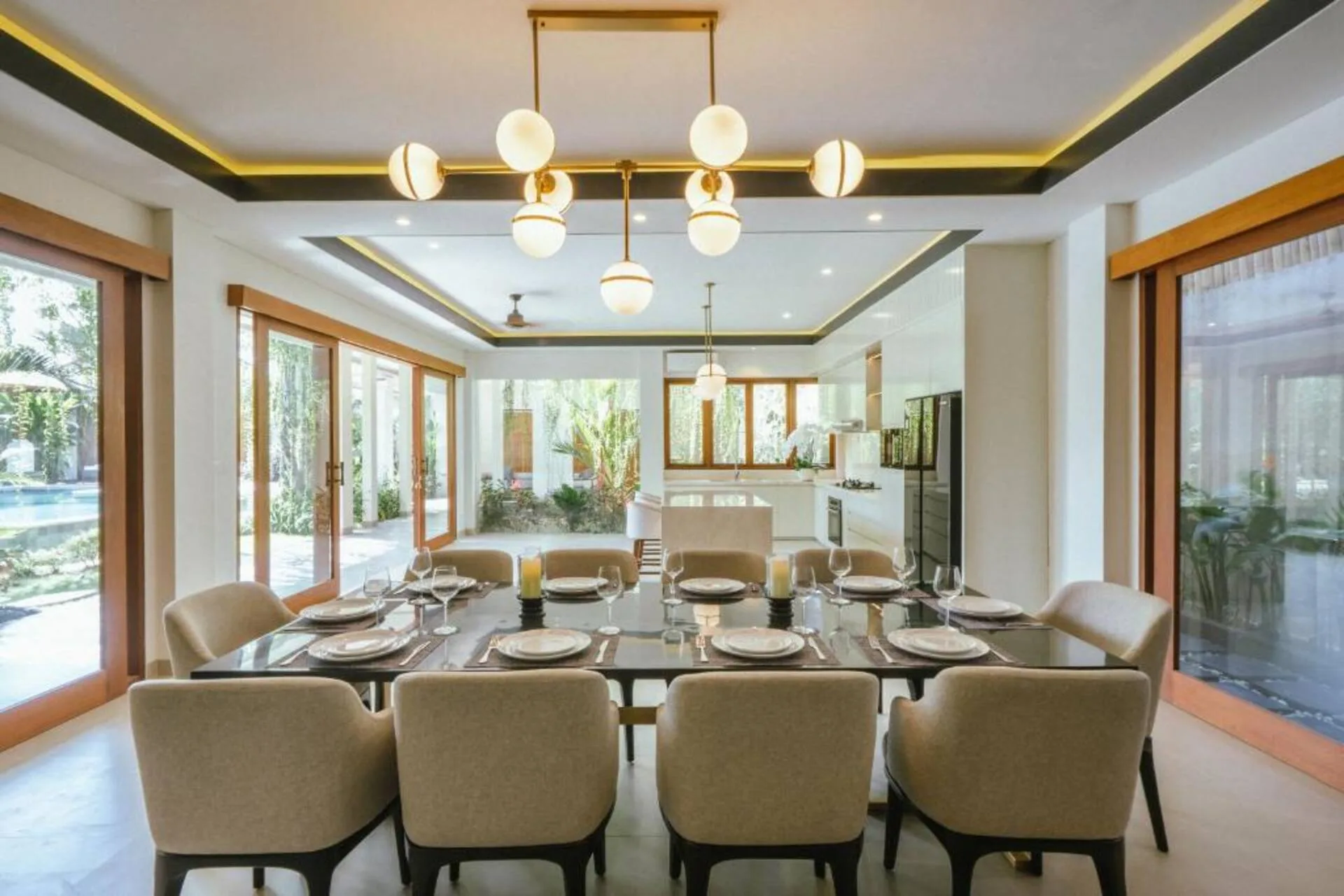 Spacious 5 Bedroom Luxury Villa in Canggu 3