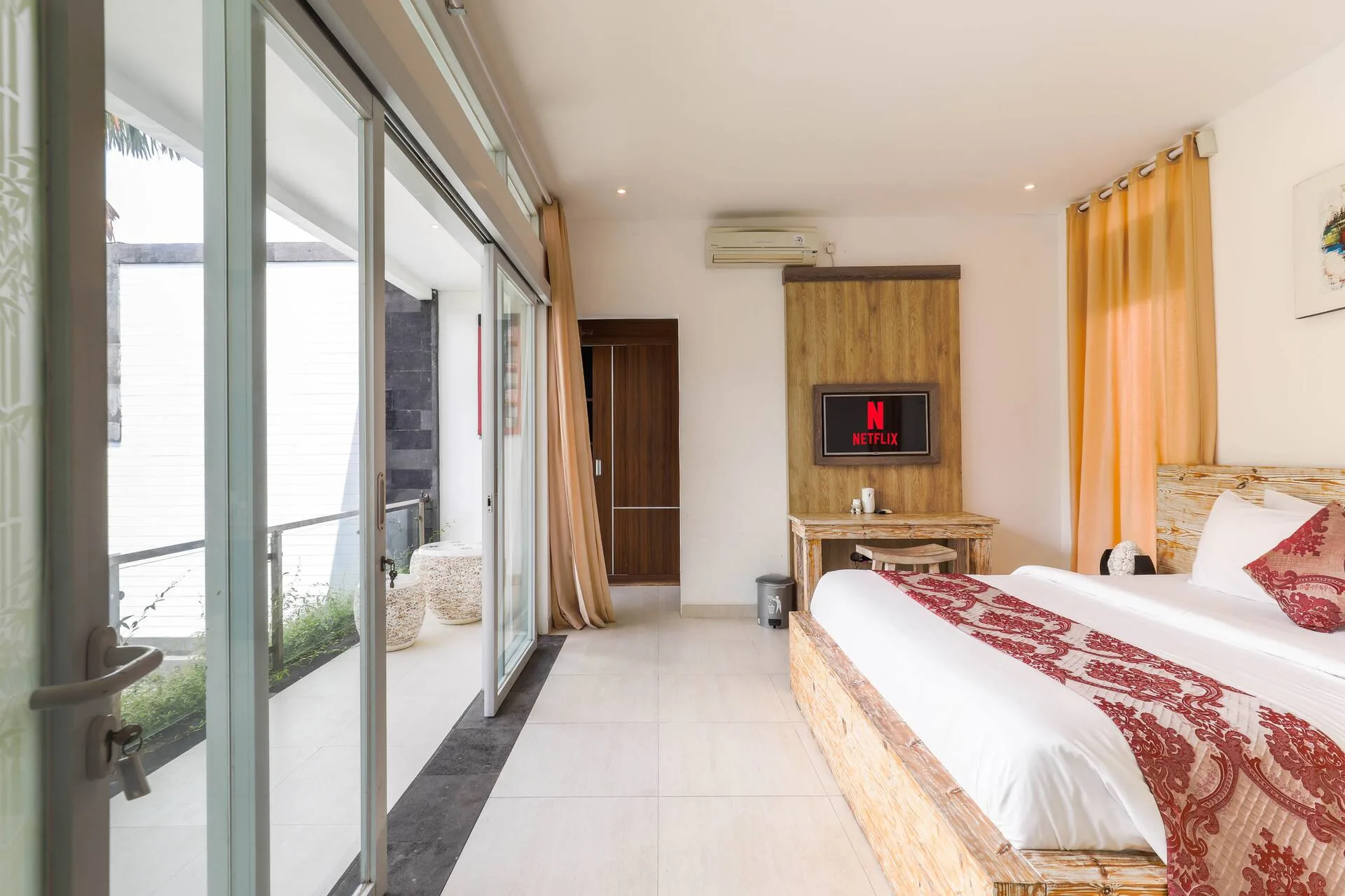 Legian's Gem - 3 Bedroom Private Villa with Pool 4