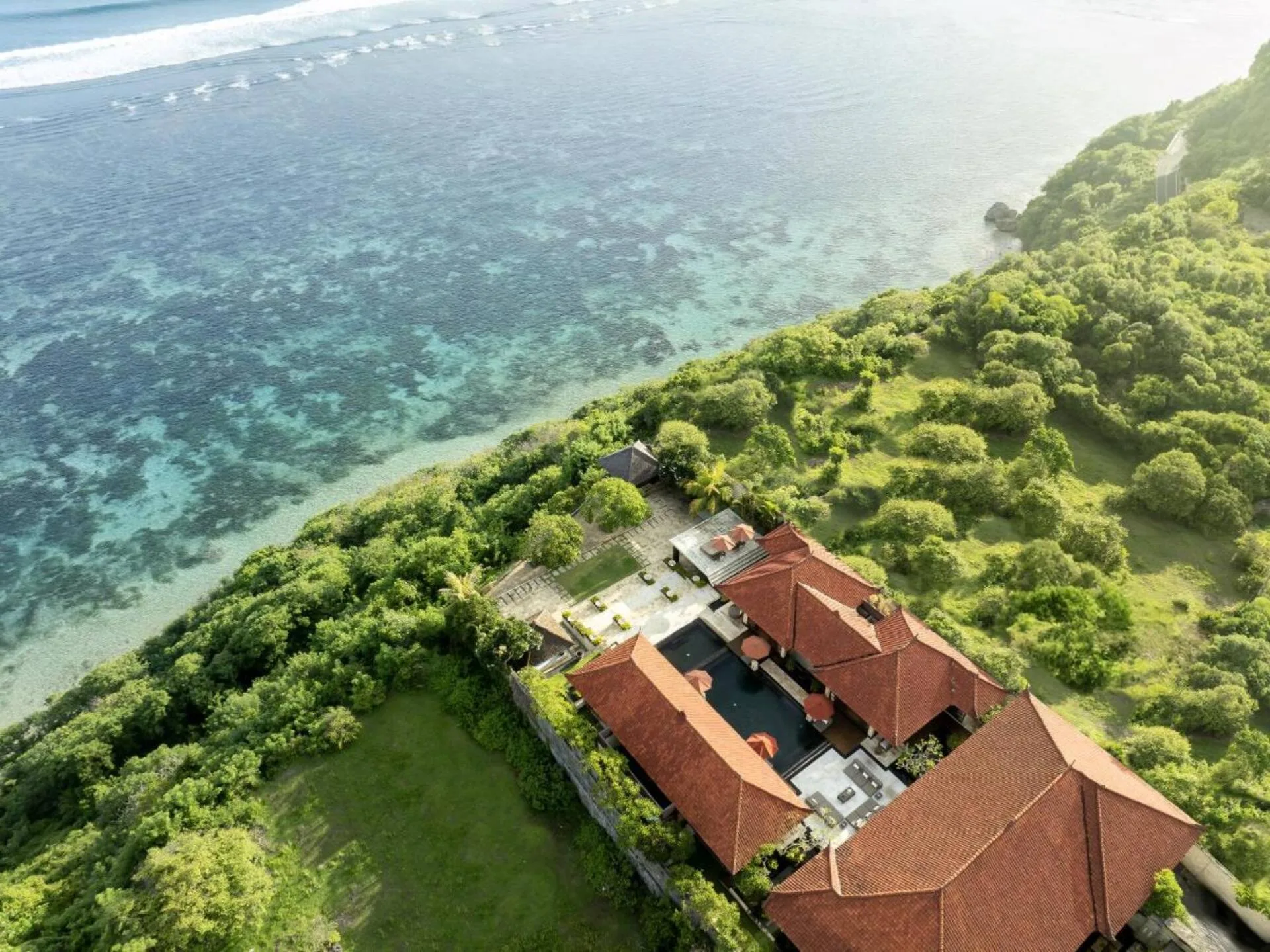 Stunning 7 Bedroom Luxe Villa in Uluwatu with Ocean View 2