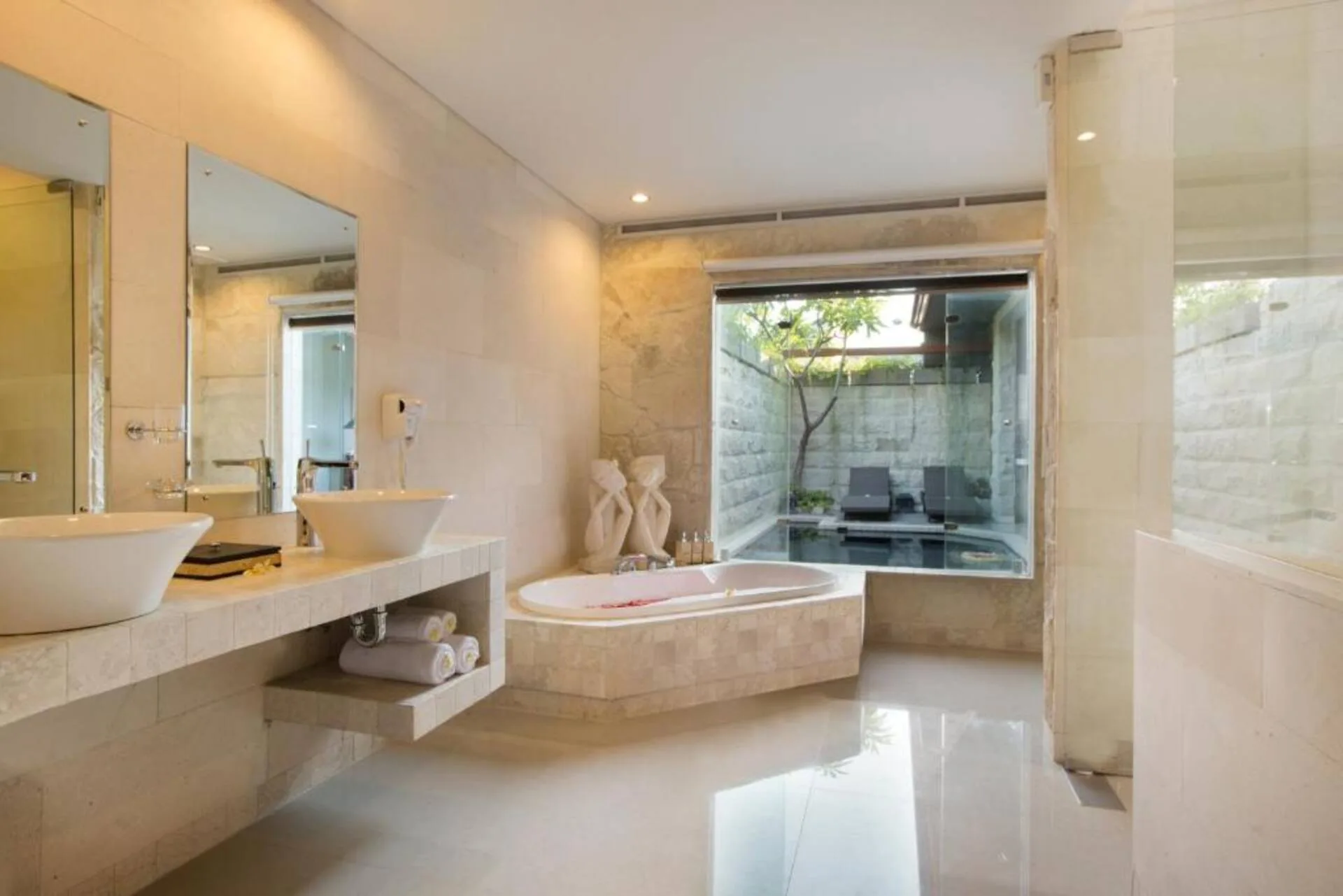 Majestic 1 Bedroom Pool Villa in Nusa Dua 5