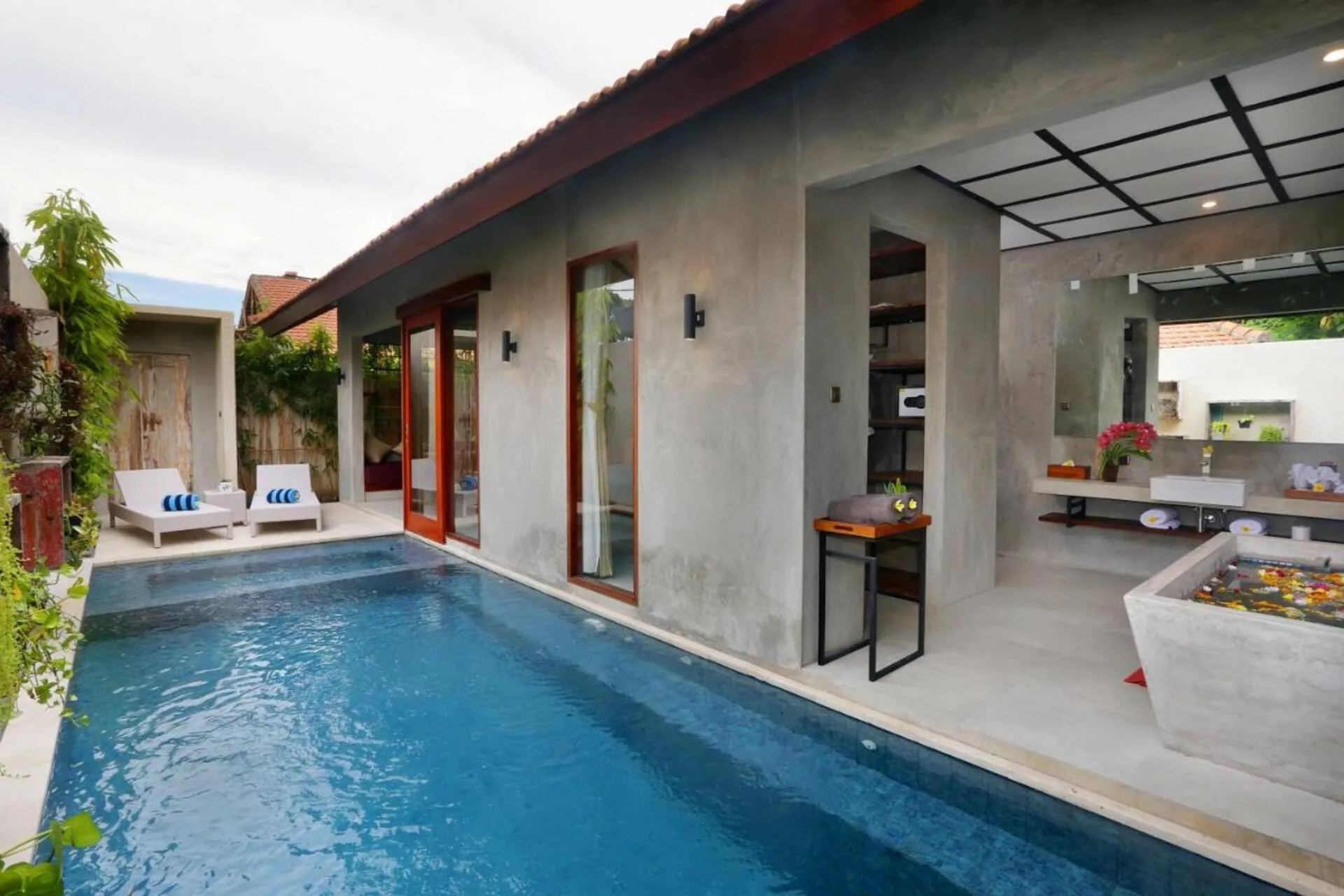 Romantic 1 Bedroom Honeymoon Villa Seminyak 4