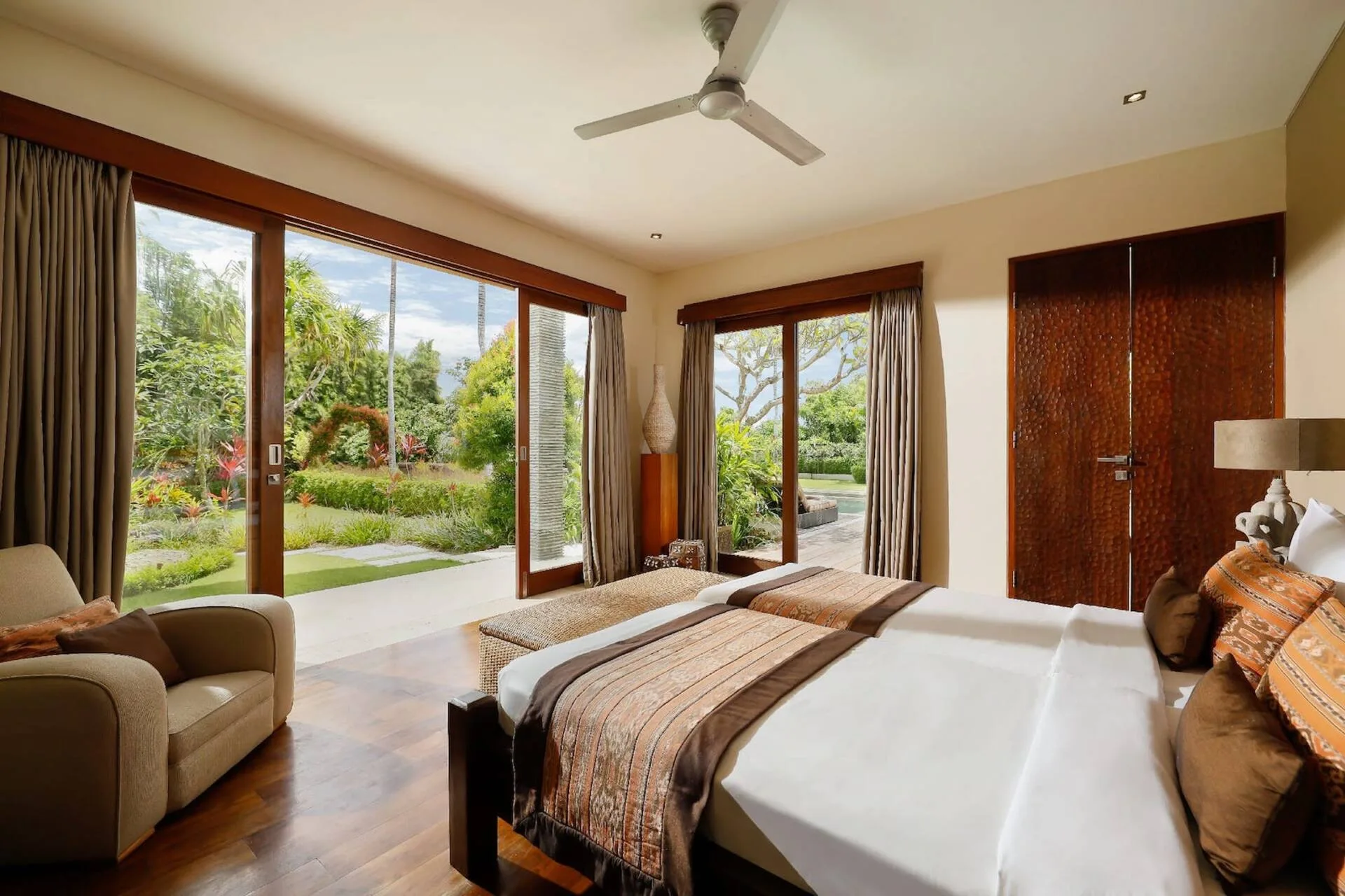 Luxury 6 Bedroom Villa in Jimbaran 3