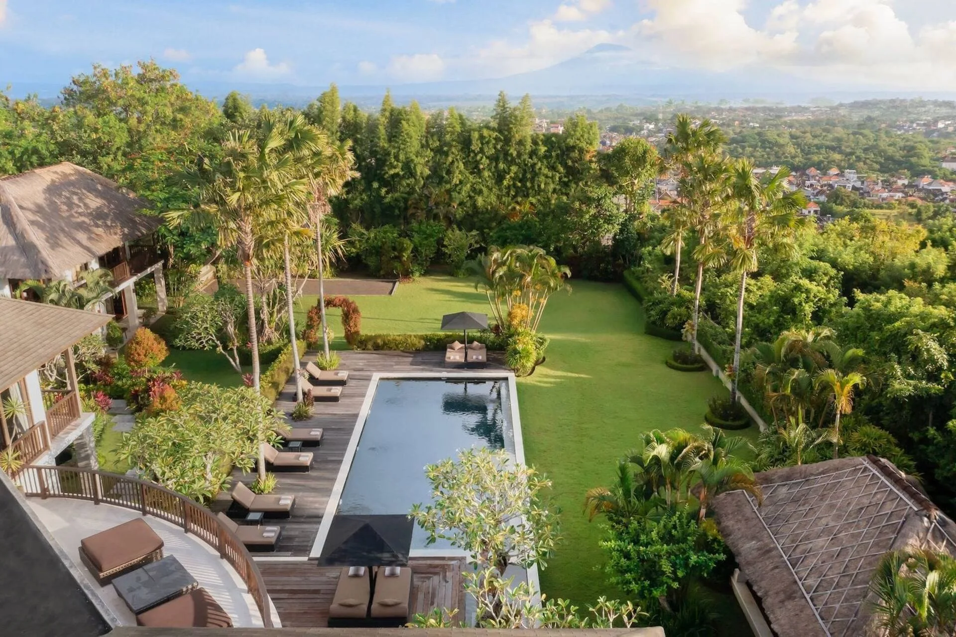 Luxury 6 Bedroom Villa in Jimbaran 4