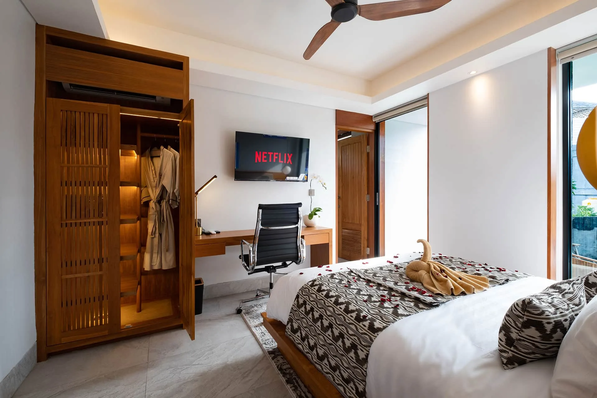 3 Bedroom Private Villa in Canggu -3 Minute to the Beach 5