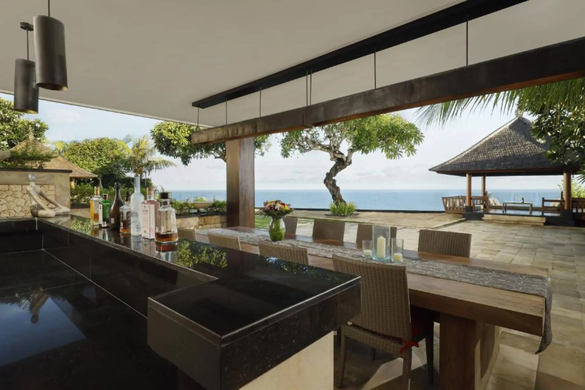 Exclusive Ocean Panorama 7 Bedroom Private Villa in Uluwatu 4