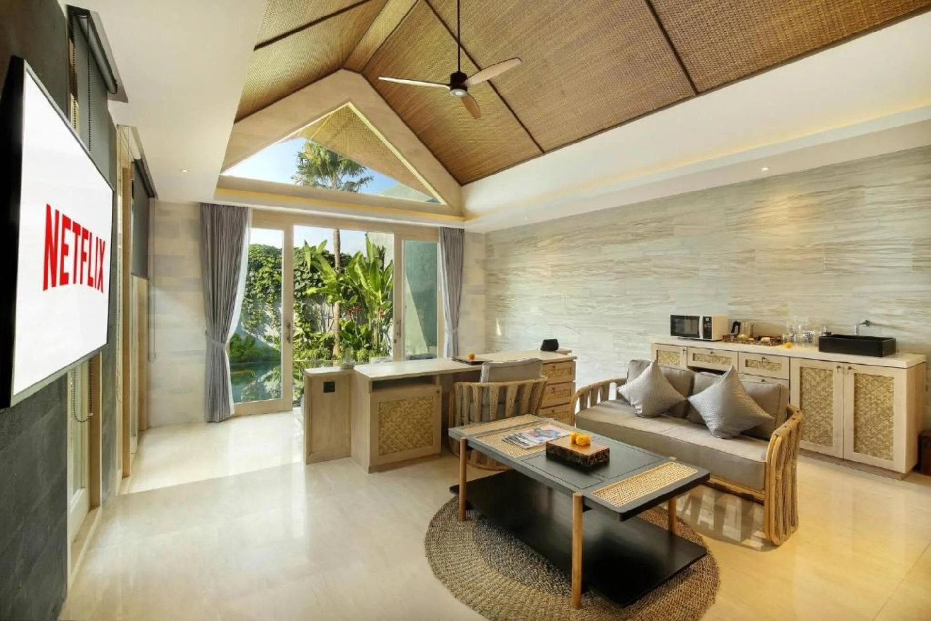 1 Bedroom Romantic Villa in Canggu 4