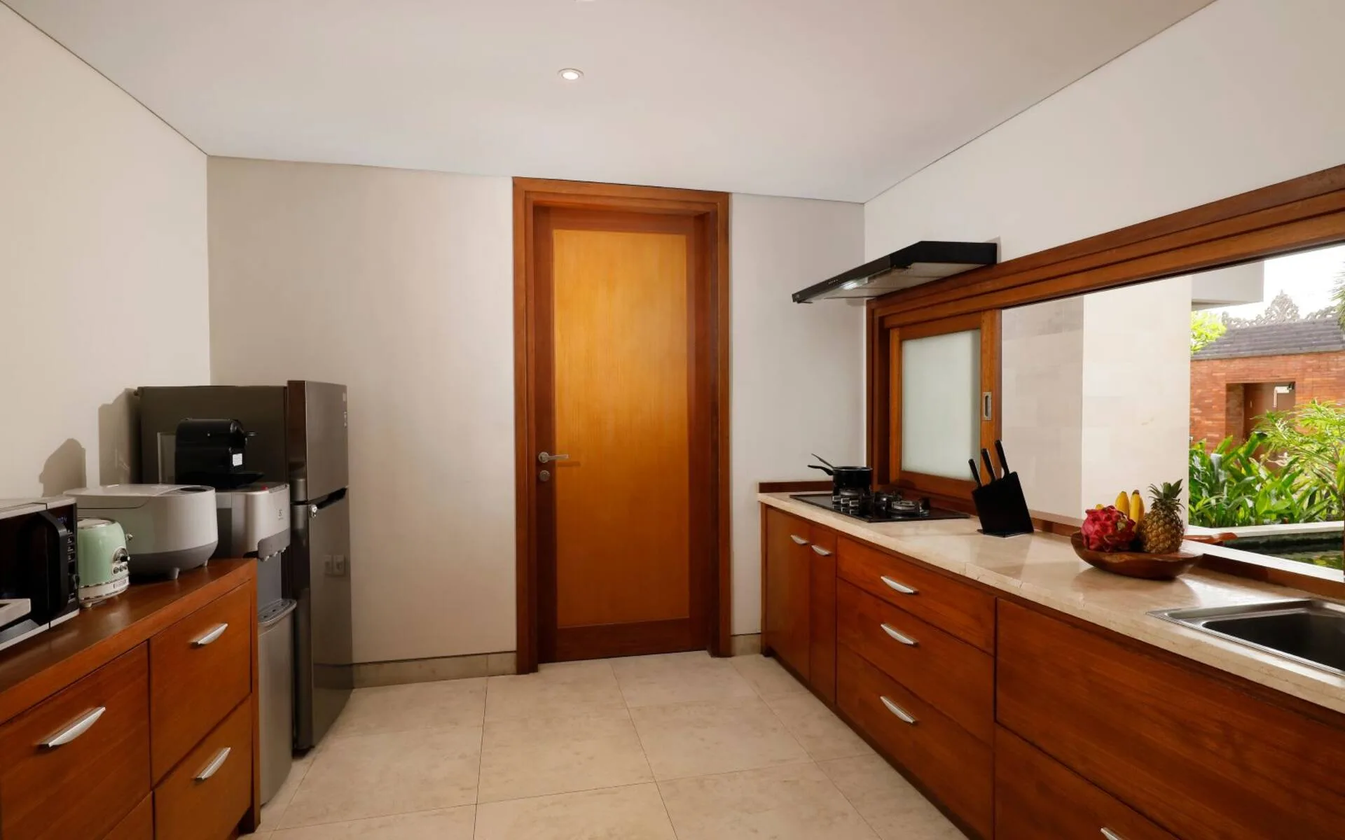 Super Cozy! 6 Bedroom Villa in Canggu 4