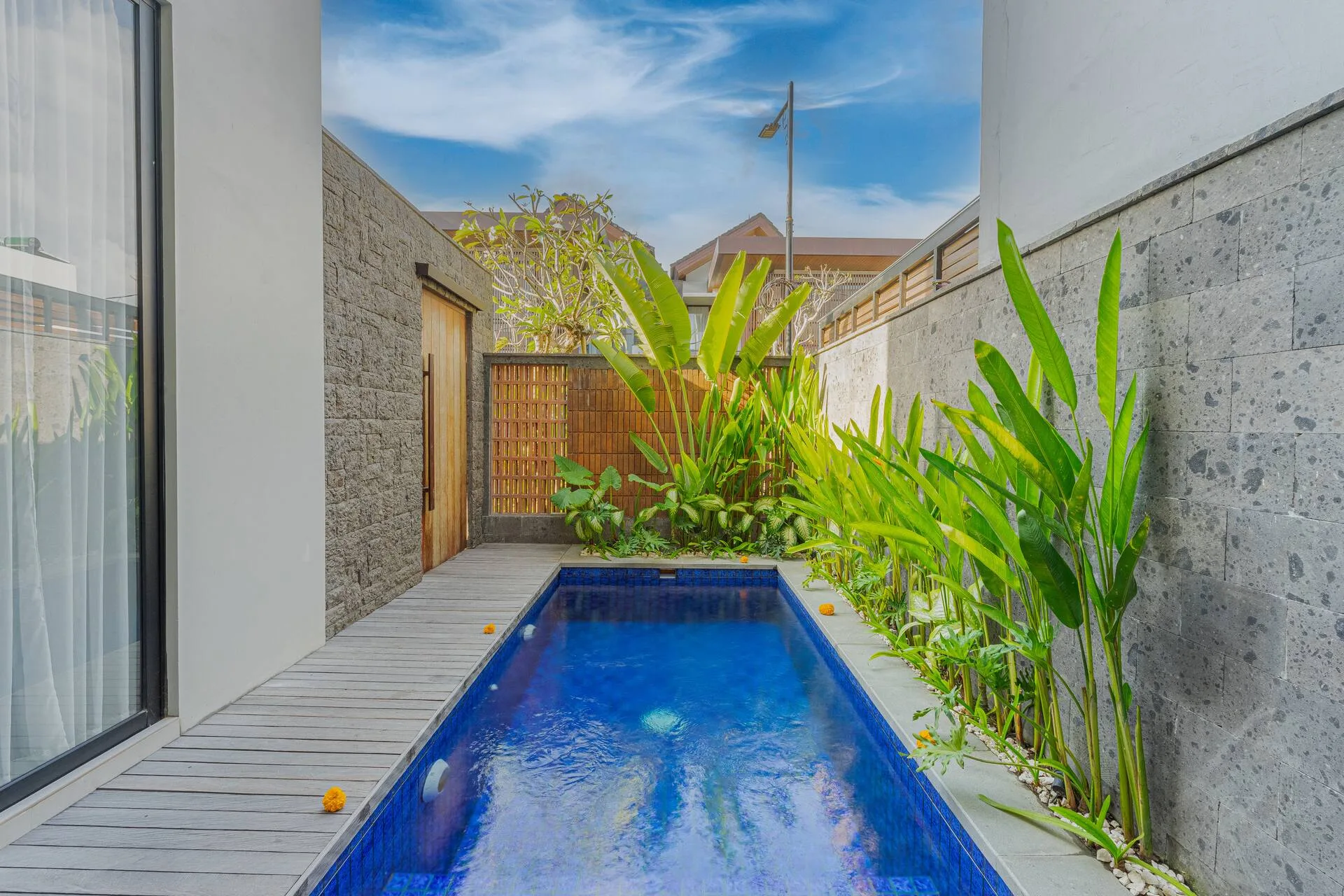 3bed, Walk to Canggu Hotspots-near Constructions 2