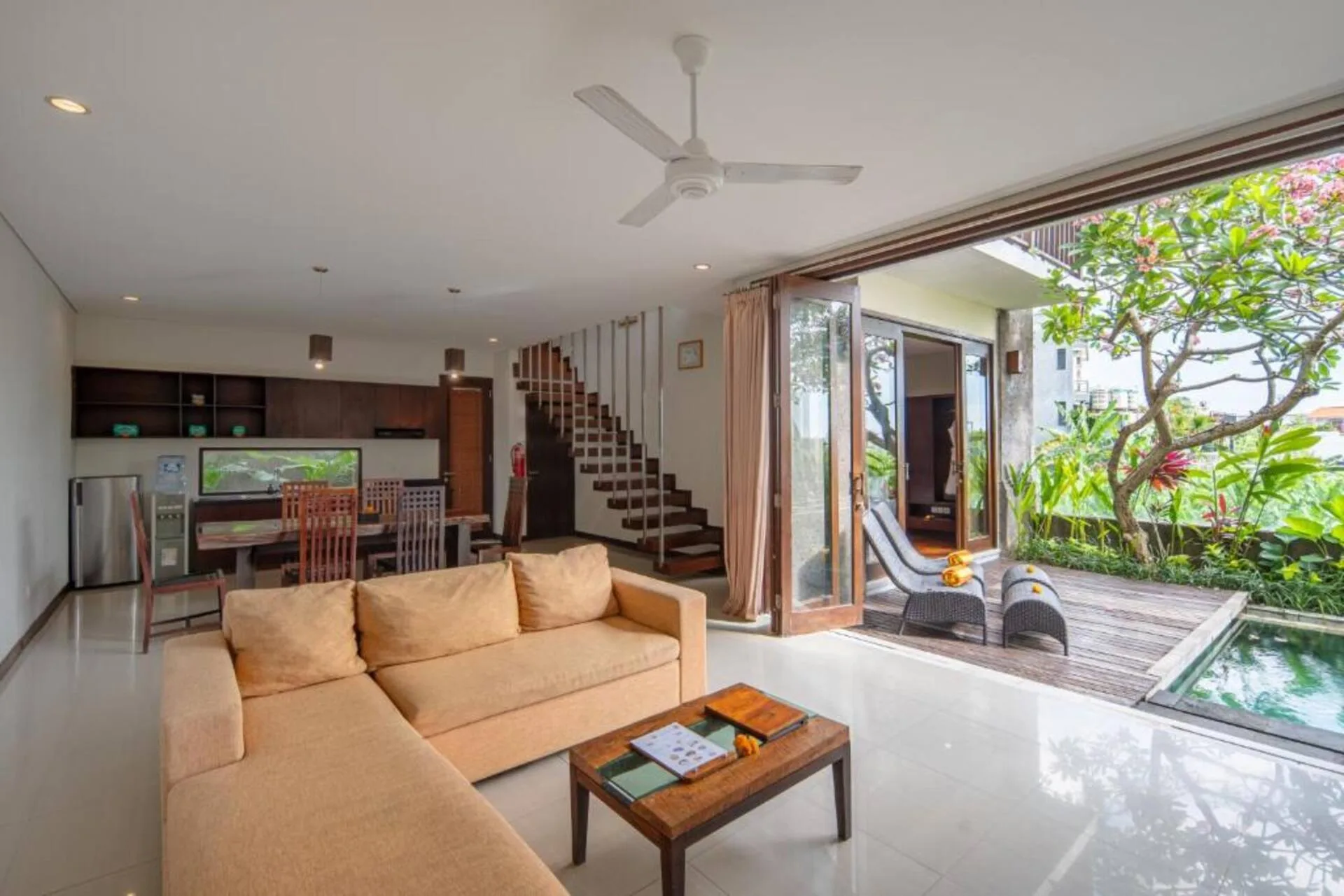 Amazing 3 Bedroom Private Villa with Balcony in Canggu 3