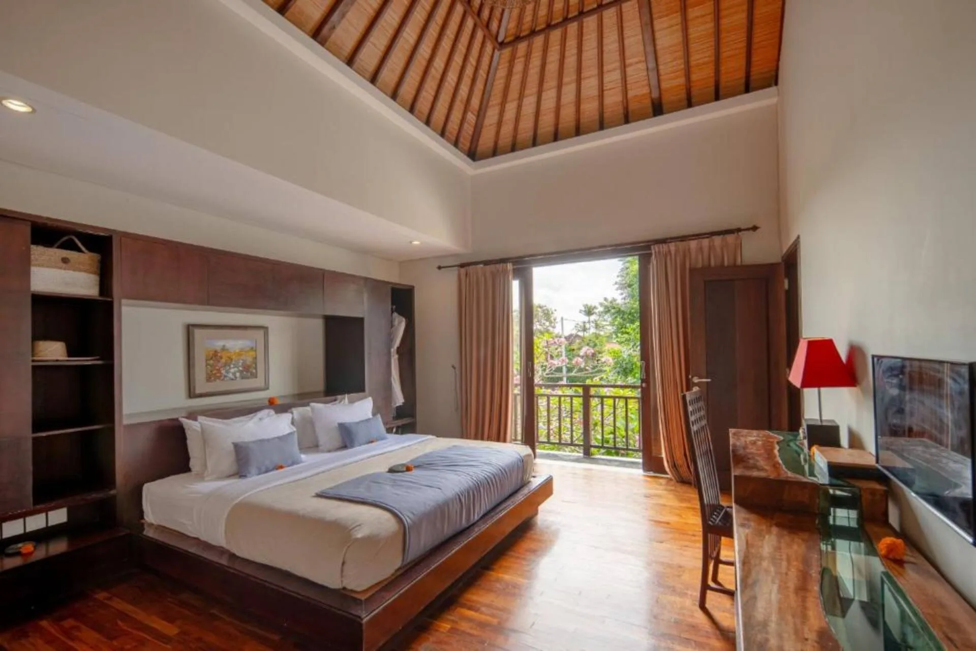 Amazing 3 Bedroom Private Villa with Balcony in Canggu 4
