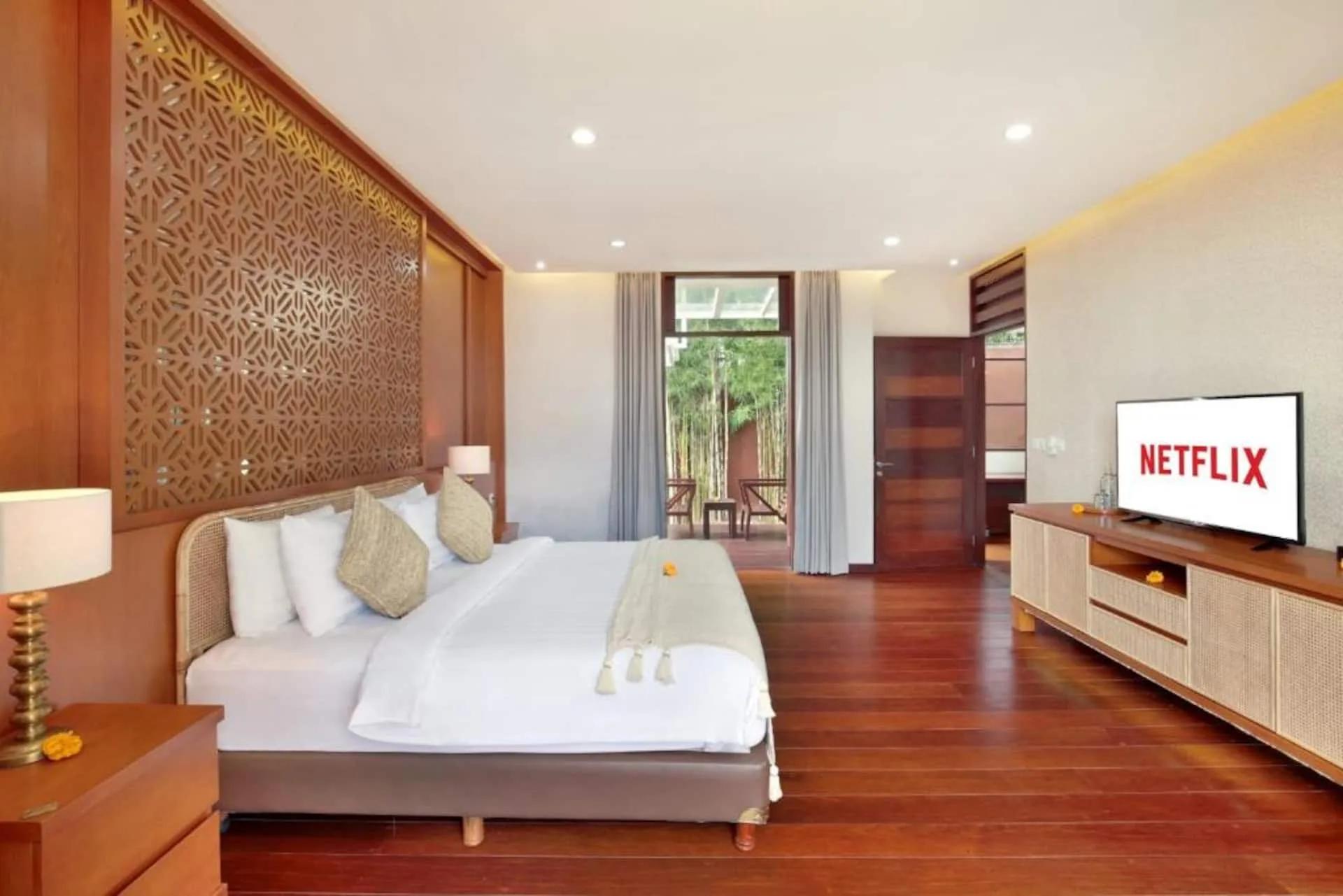 Modern Poolside Haven 5 Bedroom Private Villa in Bali 5