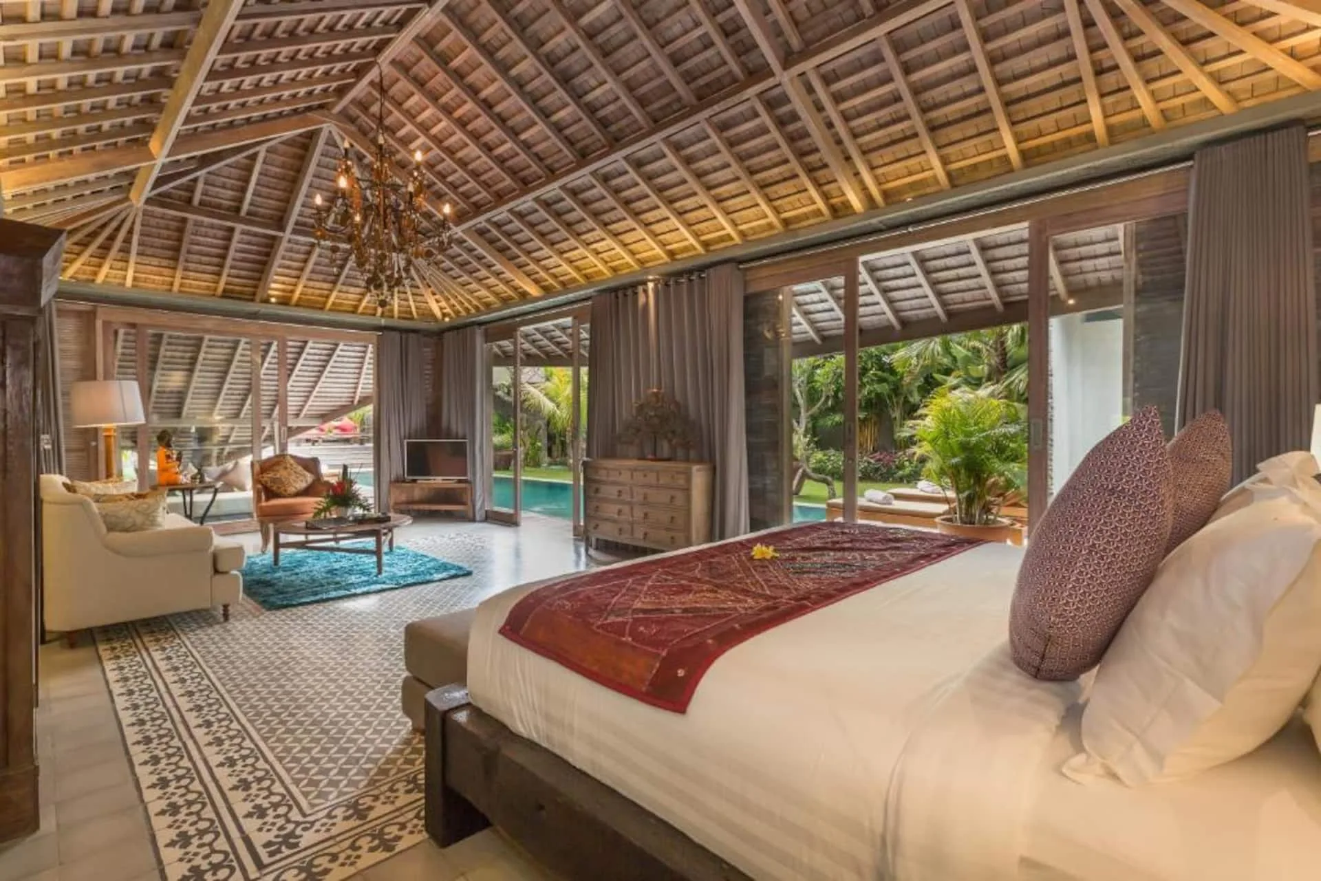 Beach Club Retreat 4 Bedroom Private Villa in Bali 4