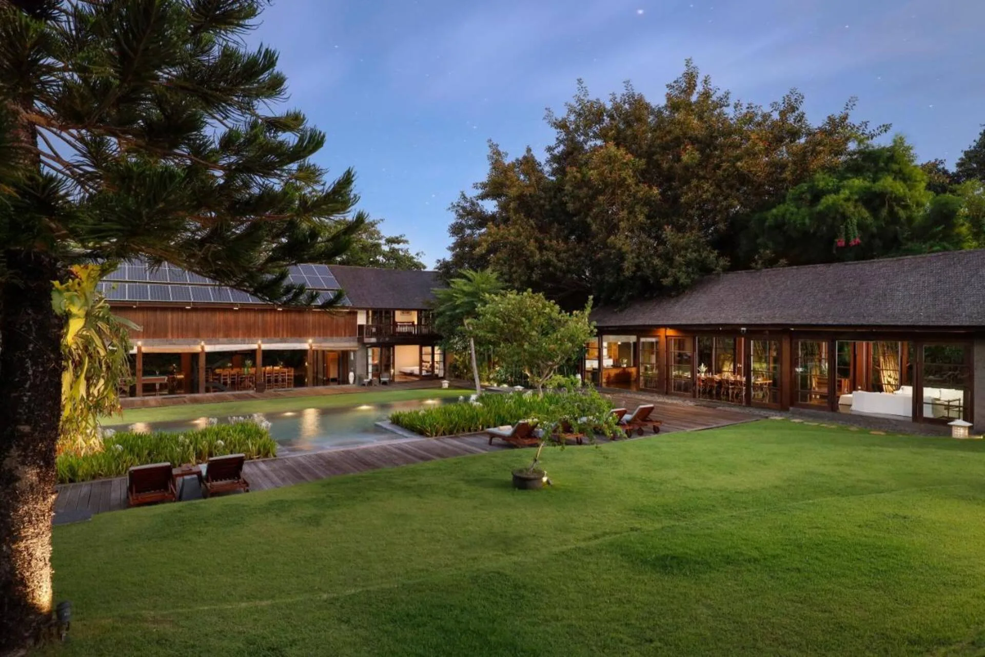 Rustic Charm Retreat 7 Bedroom Private Villa in Kerobokan 2
