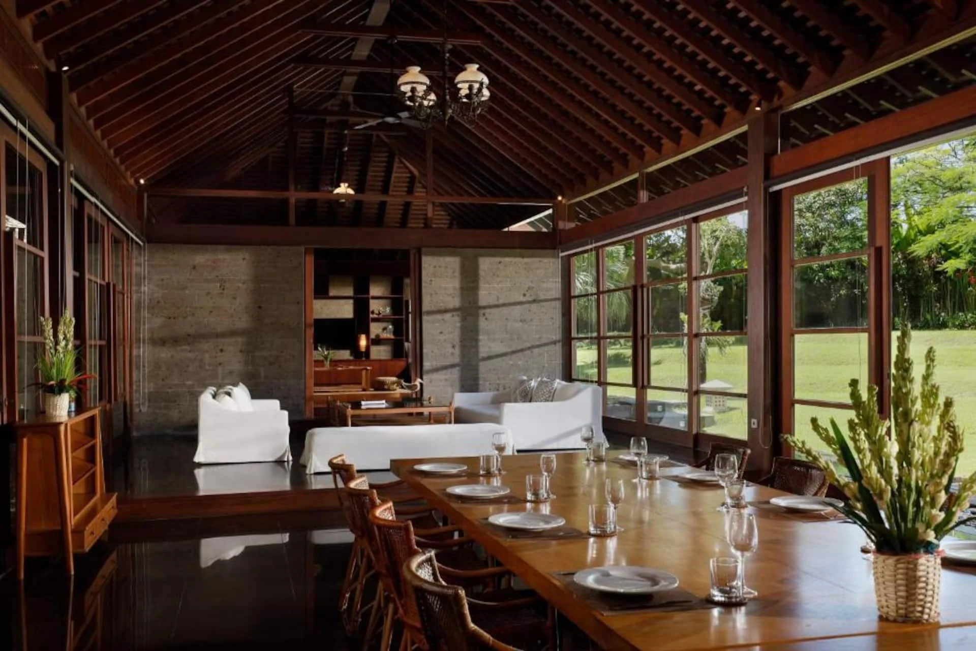 Luxury Escape 7 Bedroom Spacious Villa in Kerobokan 2