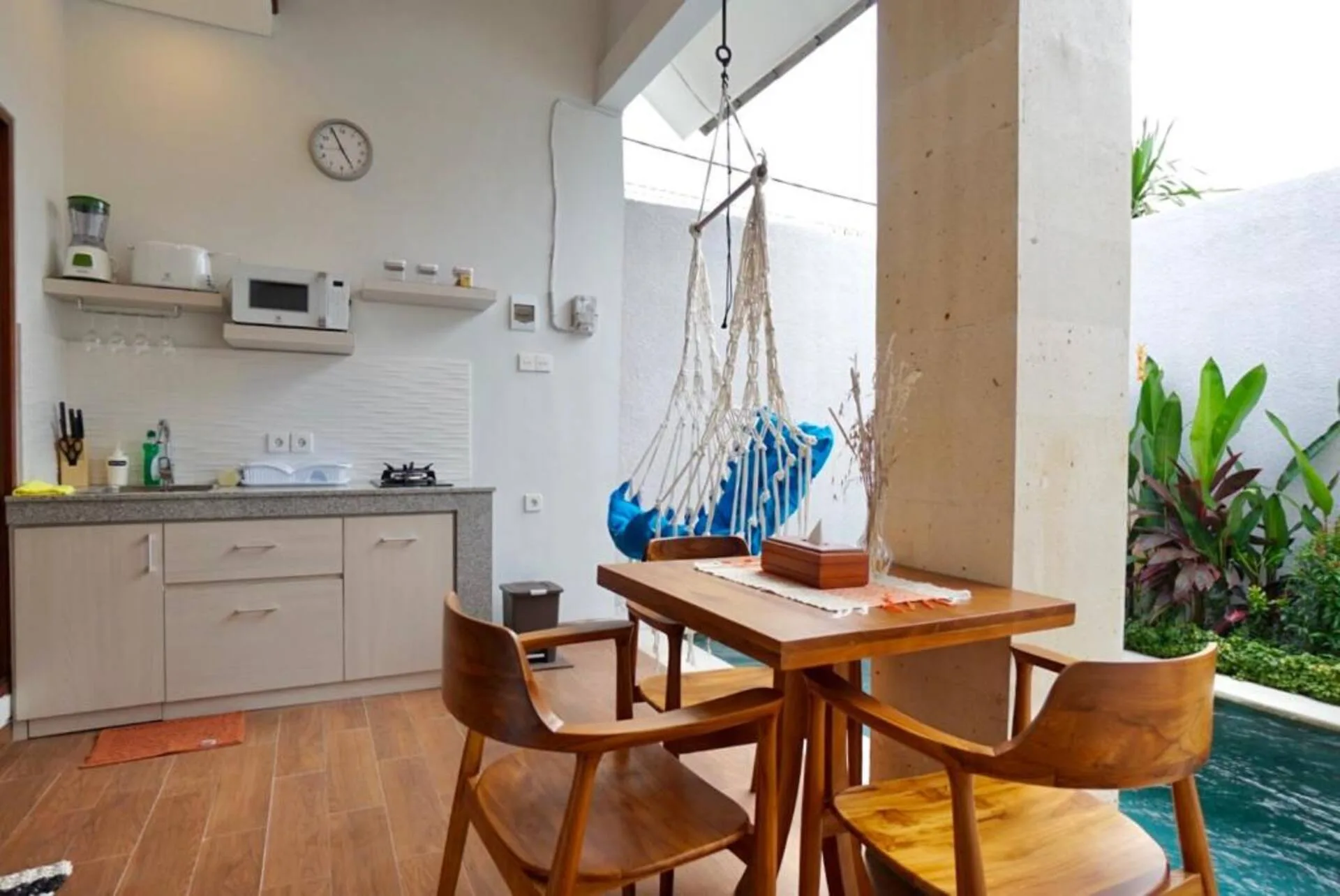 Budget Bliss! 2 Bedroom Villa near Nelayan Beach 2