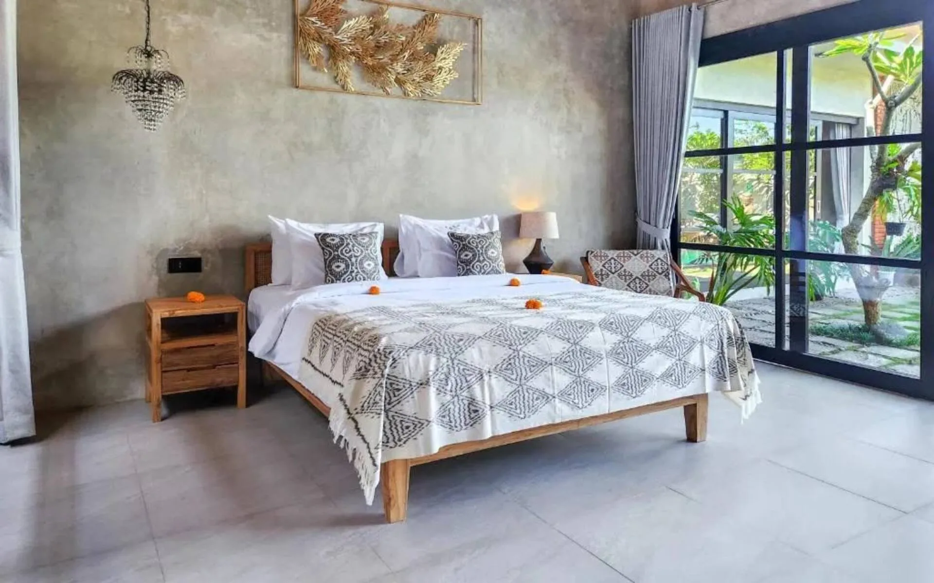 Cozy Industrial Loft 4 Bedroom Private Villa in Uluwatu 4