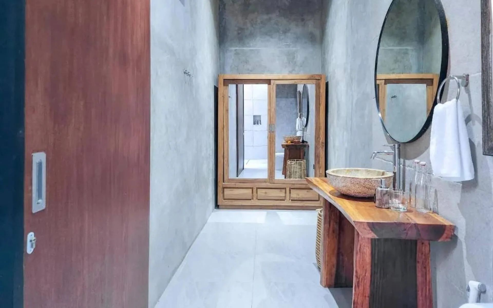 Cozy Industrial Loft 4 Bedroom Private Villa in Uluwatu 5