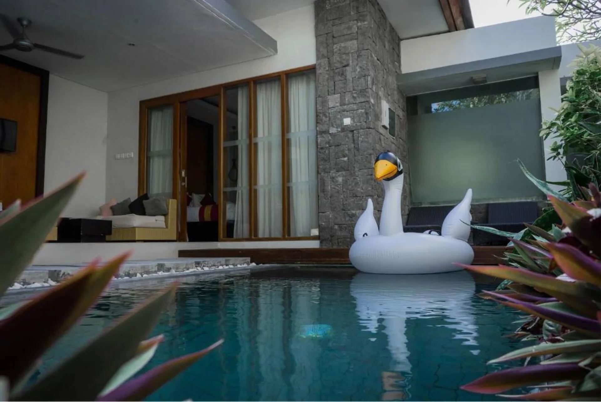 Romantic! 1 Bedroom Honeymoon Villa in Central Seminyak 4