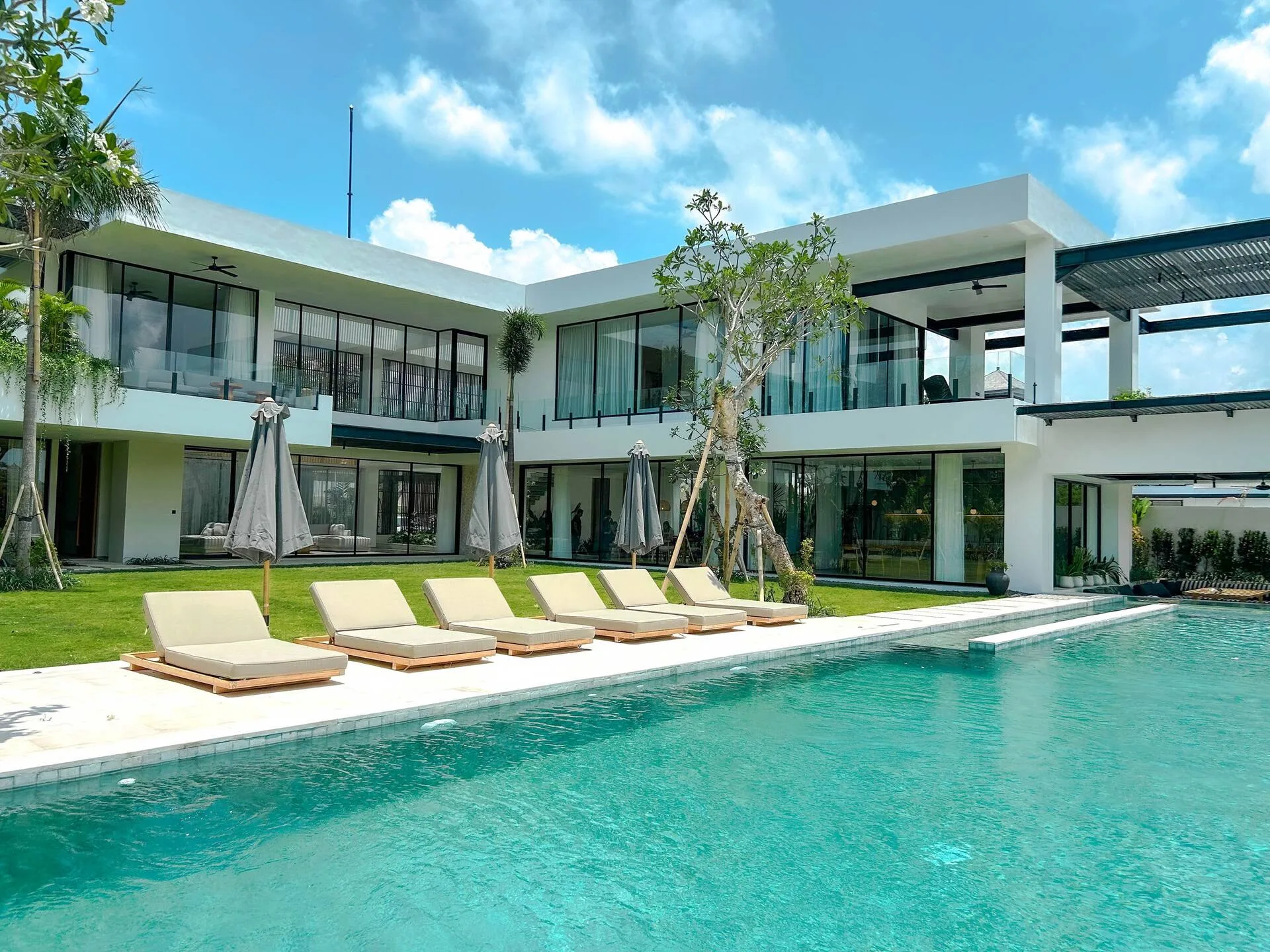 Luxurious Japanese Style 6 Bedroom Villa in Canggu 2