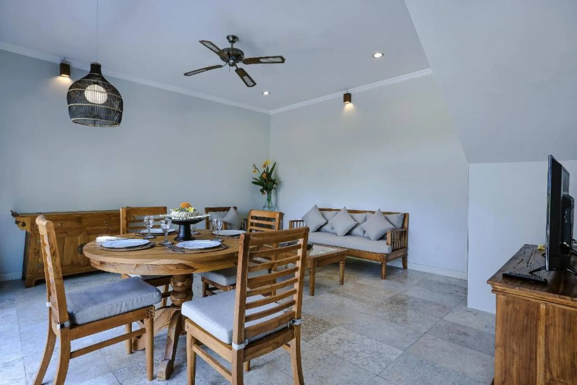 2 Bedroom Private Villa 2mnt to Selukat Beach 3