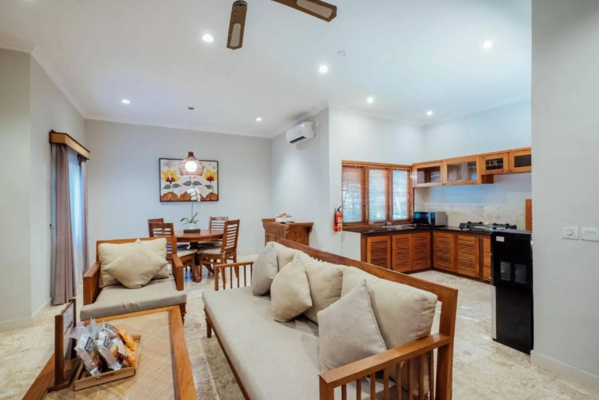2 Bedroom Private Villa 2mnt to Selukat Beach 4