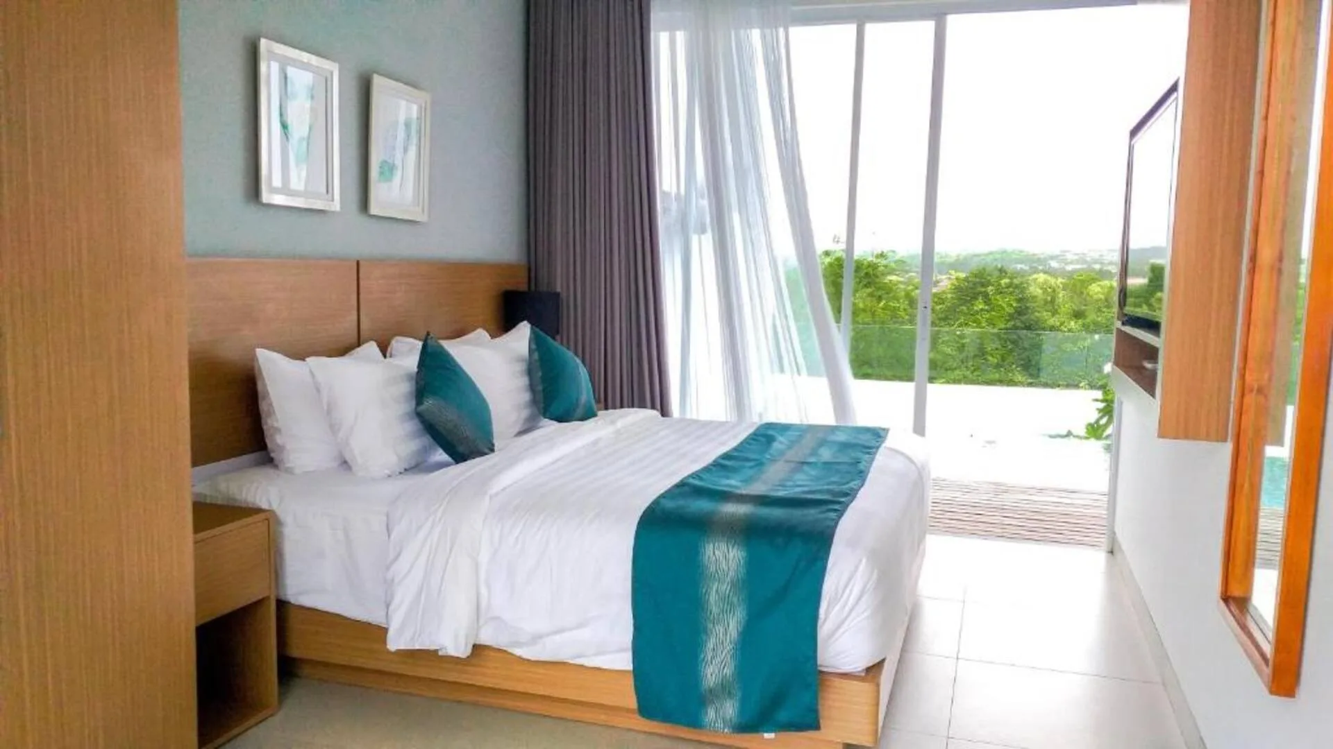 Luxury 2 Bedroom Villa with Plunge Pool and Scenic Views 4
