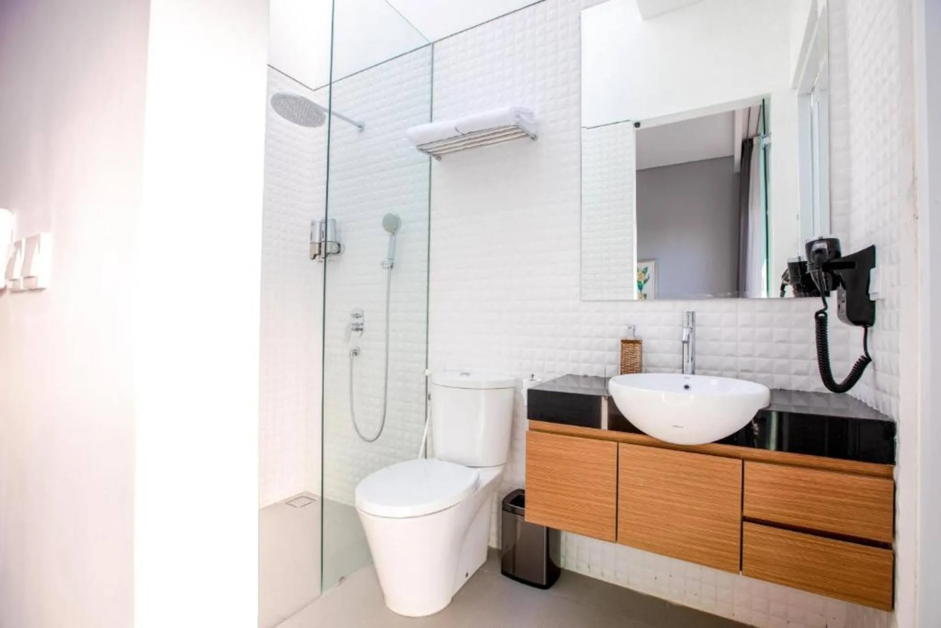 Luxury 2 Bedroom Villa with Plunge Pool and Scenic Views 5