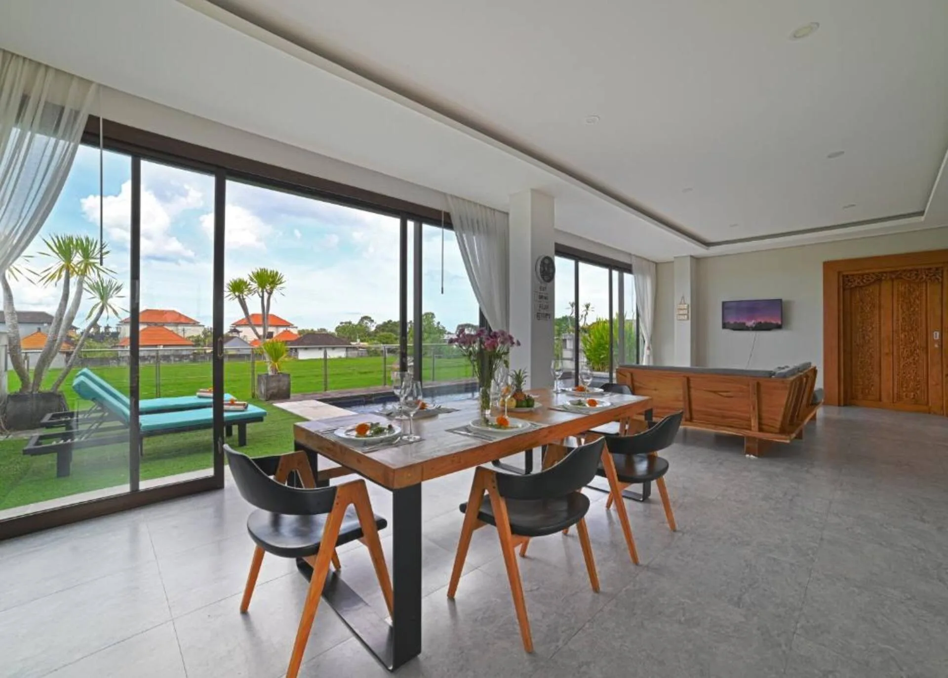 Modern 4 Bedroom Villa in Ni Center Seminyak 4