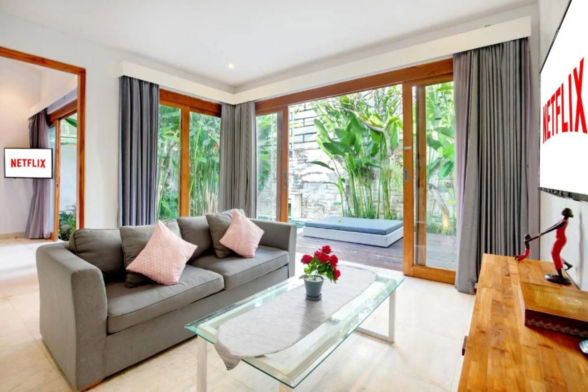 Charming 1 Bedroom Villa with Pool Views in Jimbaran 2