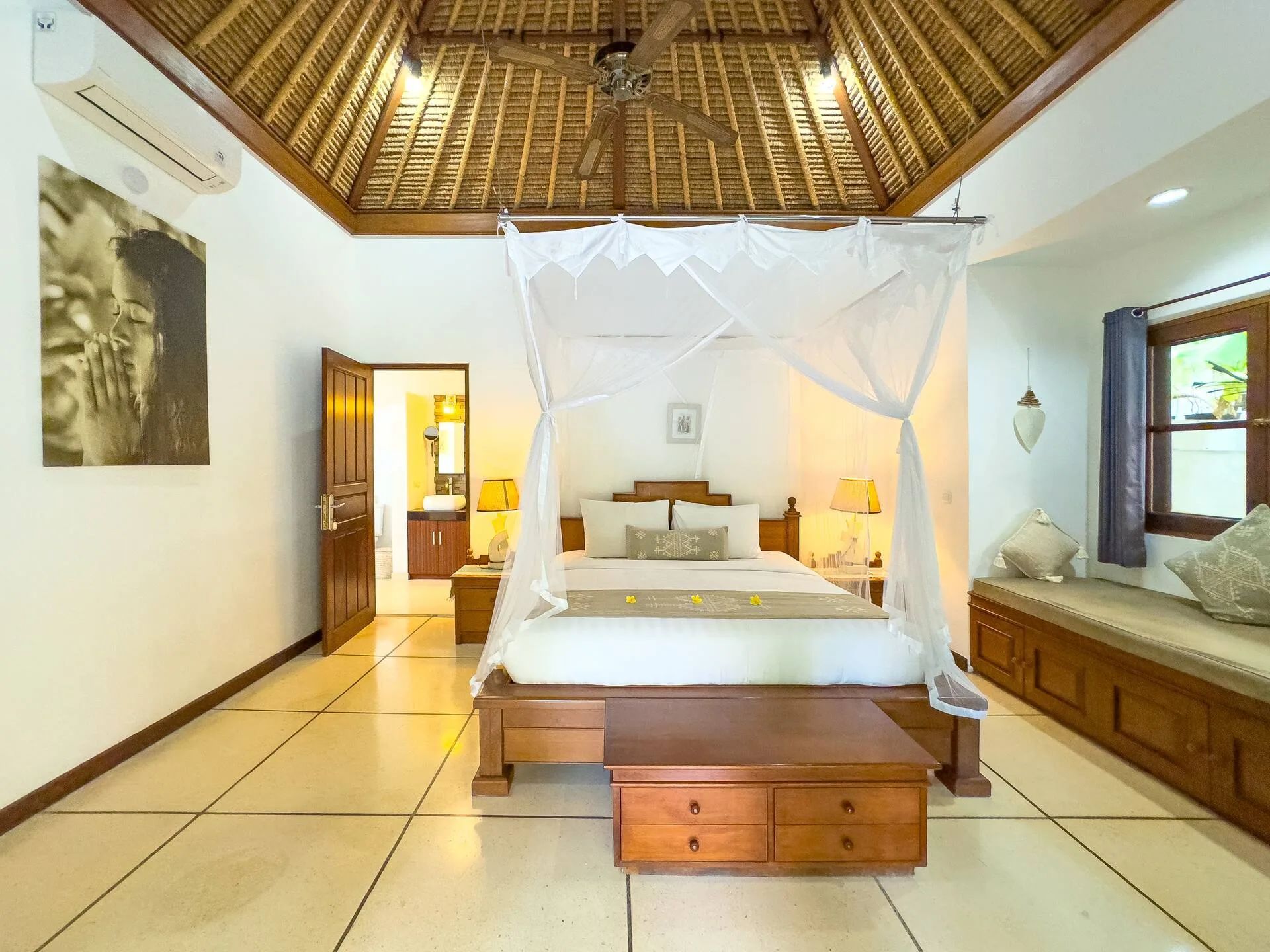 Balinese Style Villa 3 Bedroom Villa in Seminyak 2