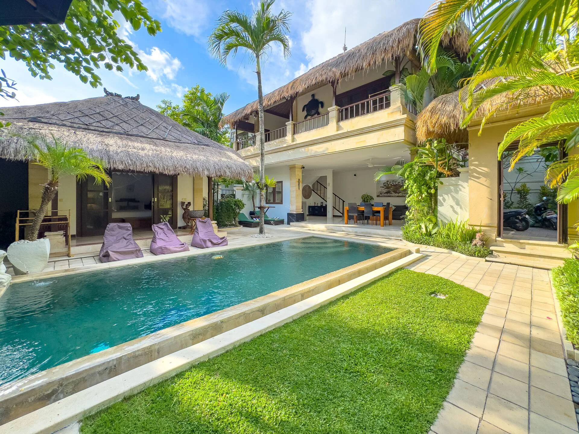 Balinese Style Villa 3 Bedroom Villa in Seminyak 5
