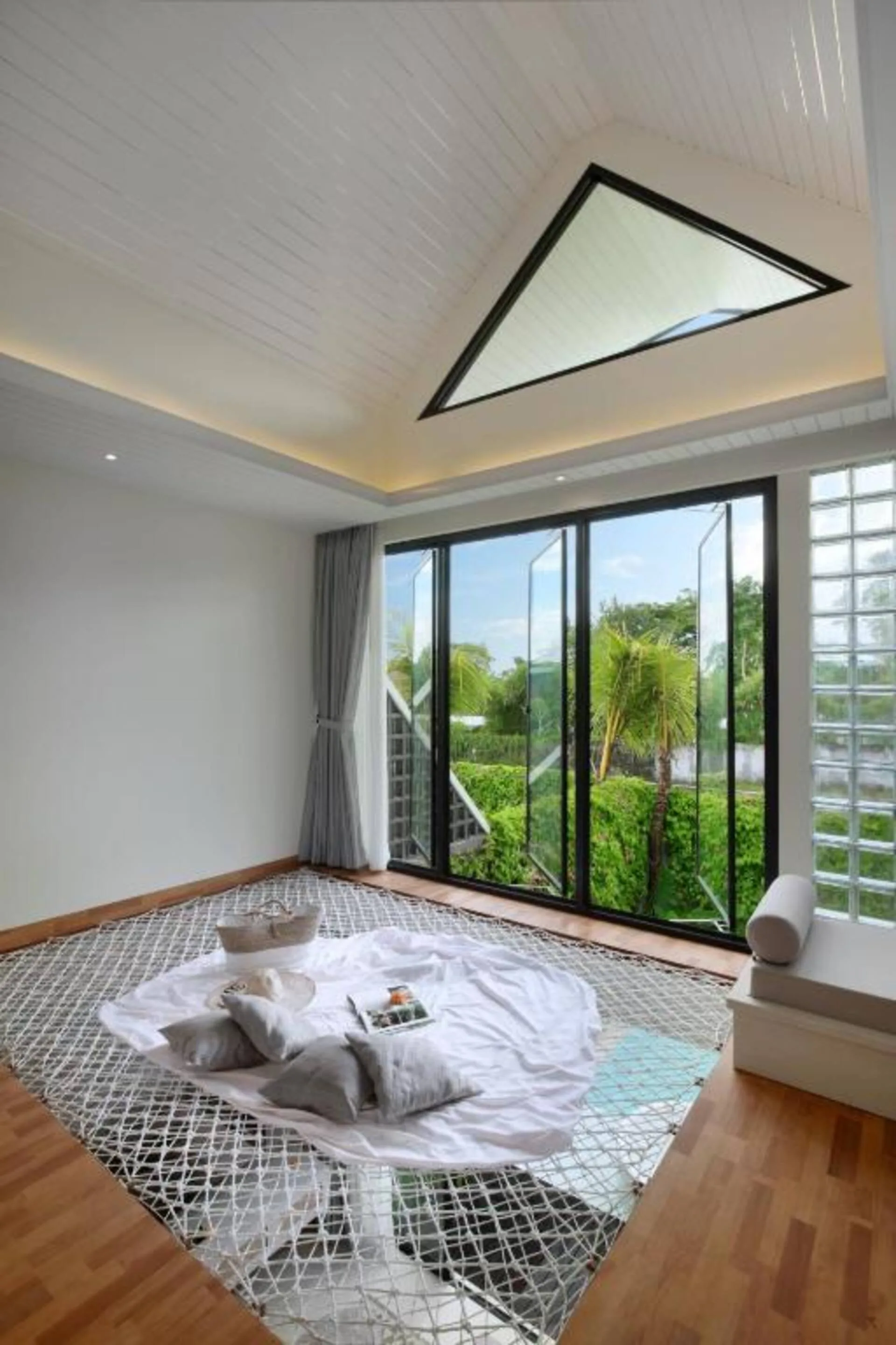 1 Bedroom Premium Amenities & Modern Conveniences 2