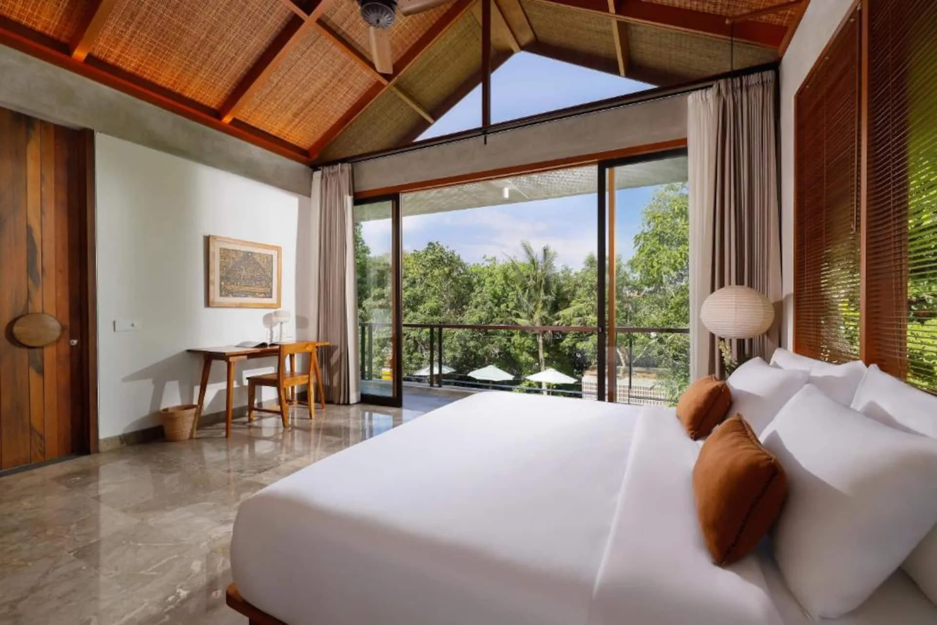 7 Bedroom Tropical Garden Villa near Pererenan Beach 5