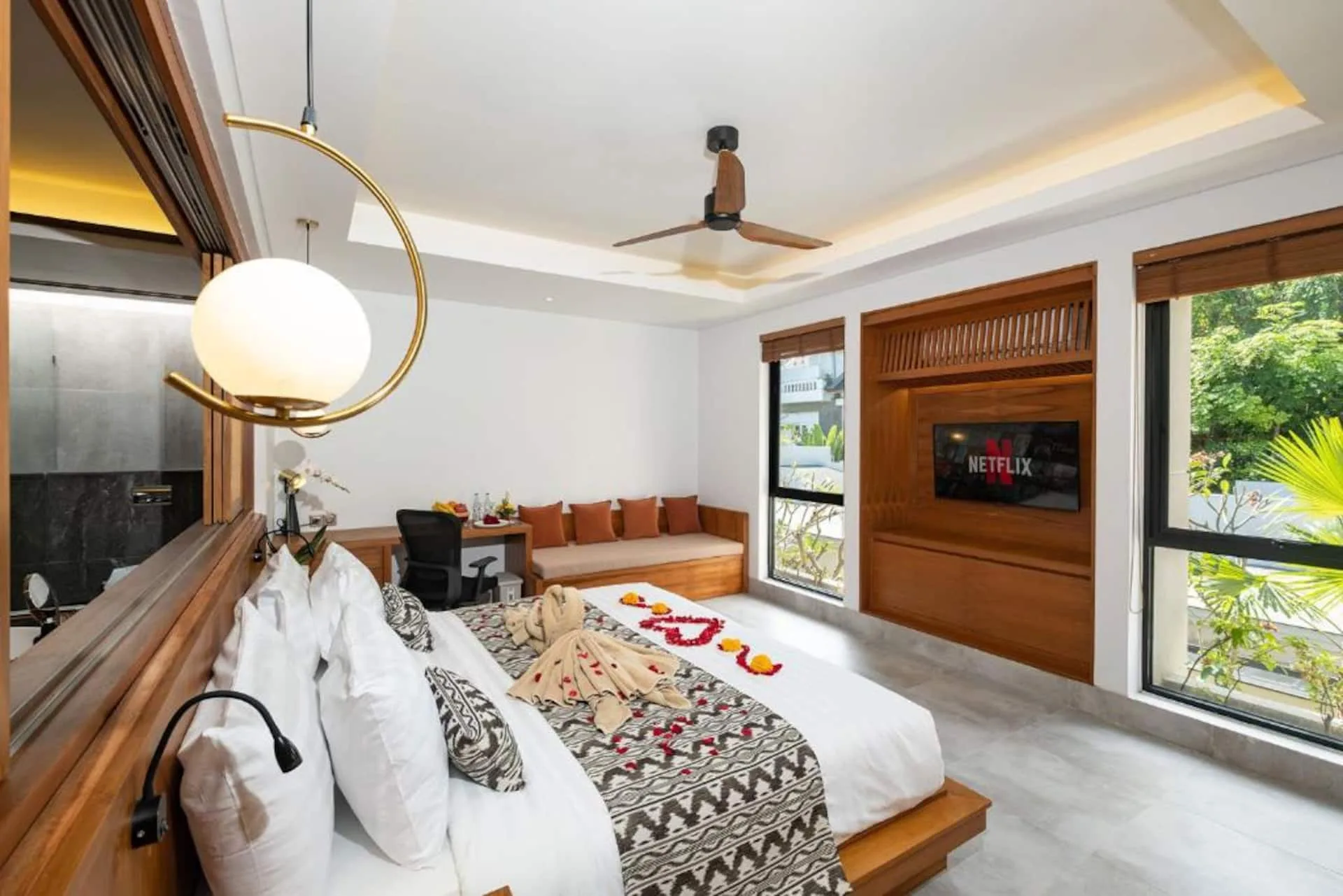 2 Bedroom Villa 3 Minutes Walking to La Brisa 5