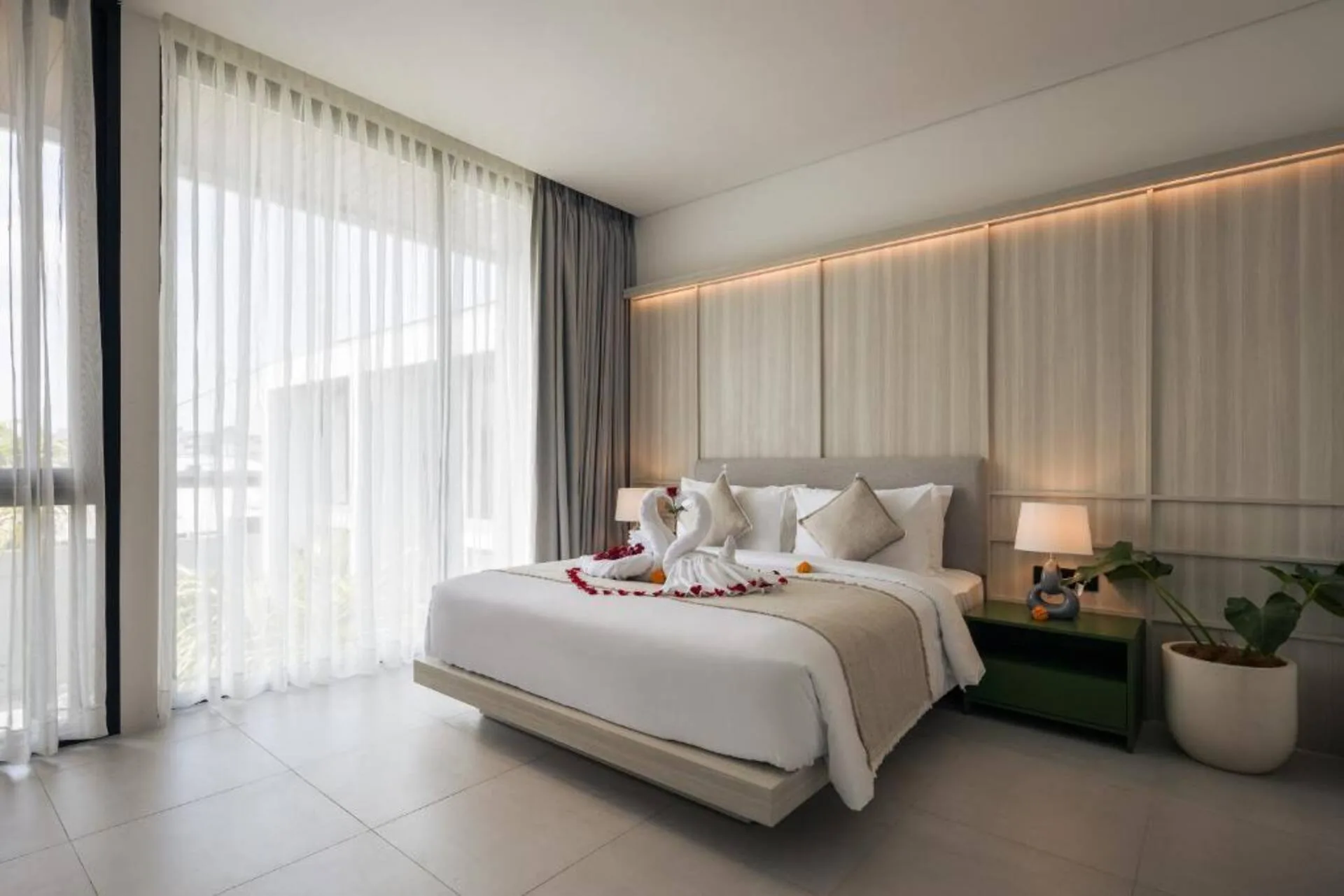 Airy Modern Hideaway 2 Bedroom Private Villa in Canggu 4