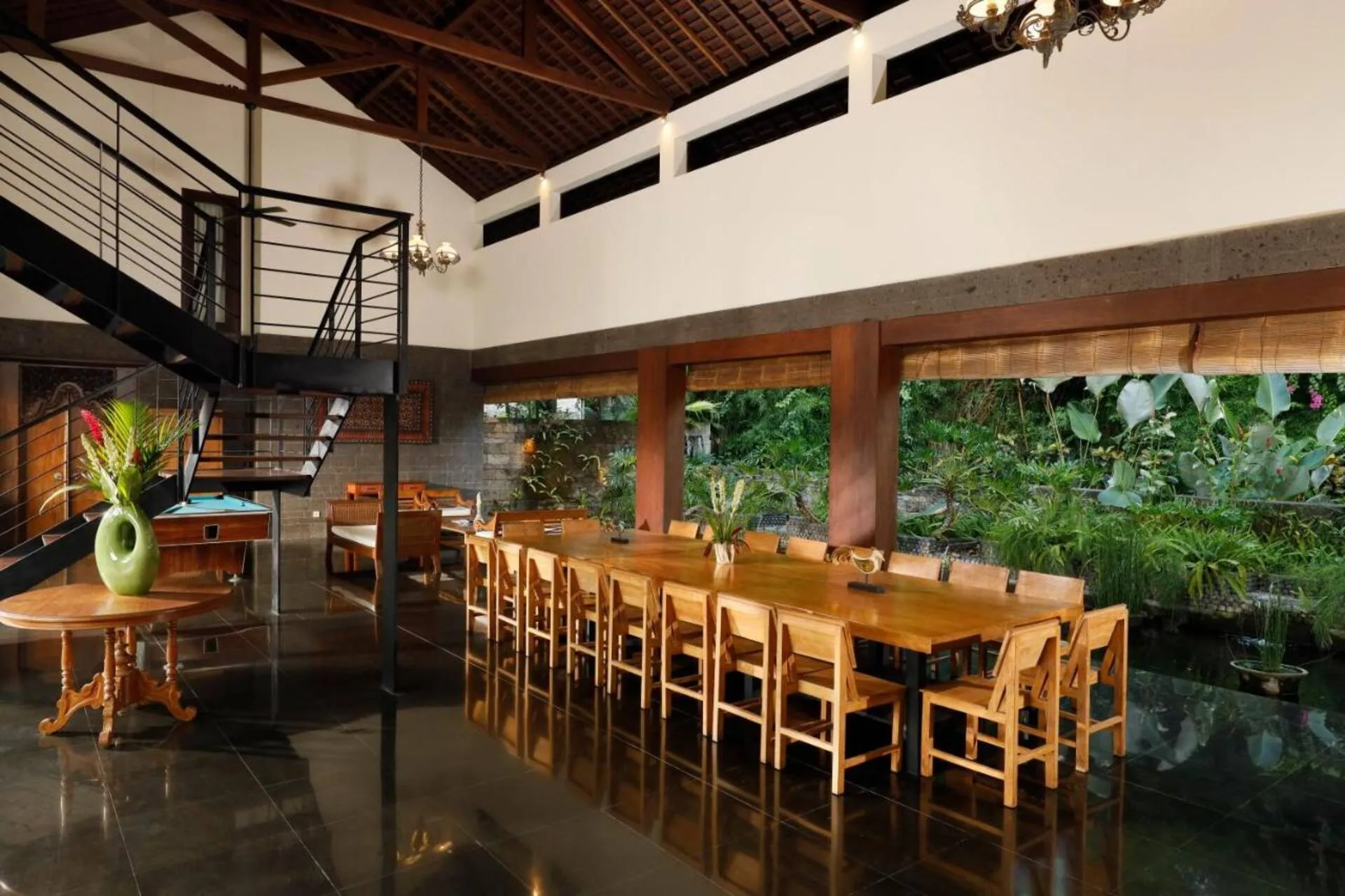 Grand Social Compound Private Villa in Canggu 4