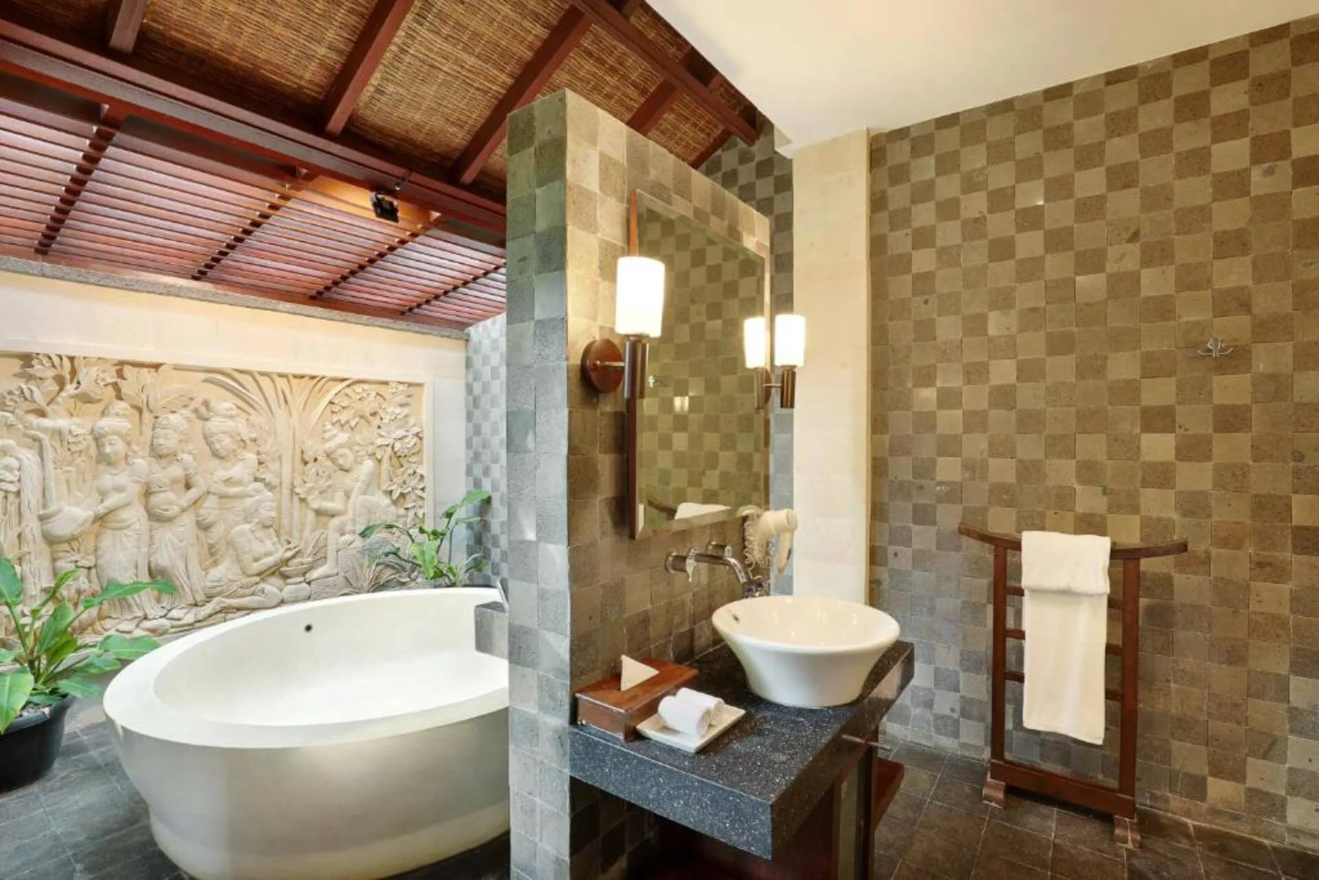 3 Bedroom Luxe Villa in Jimbaran 5