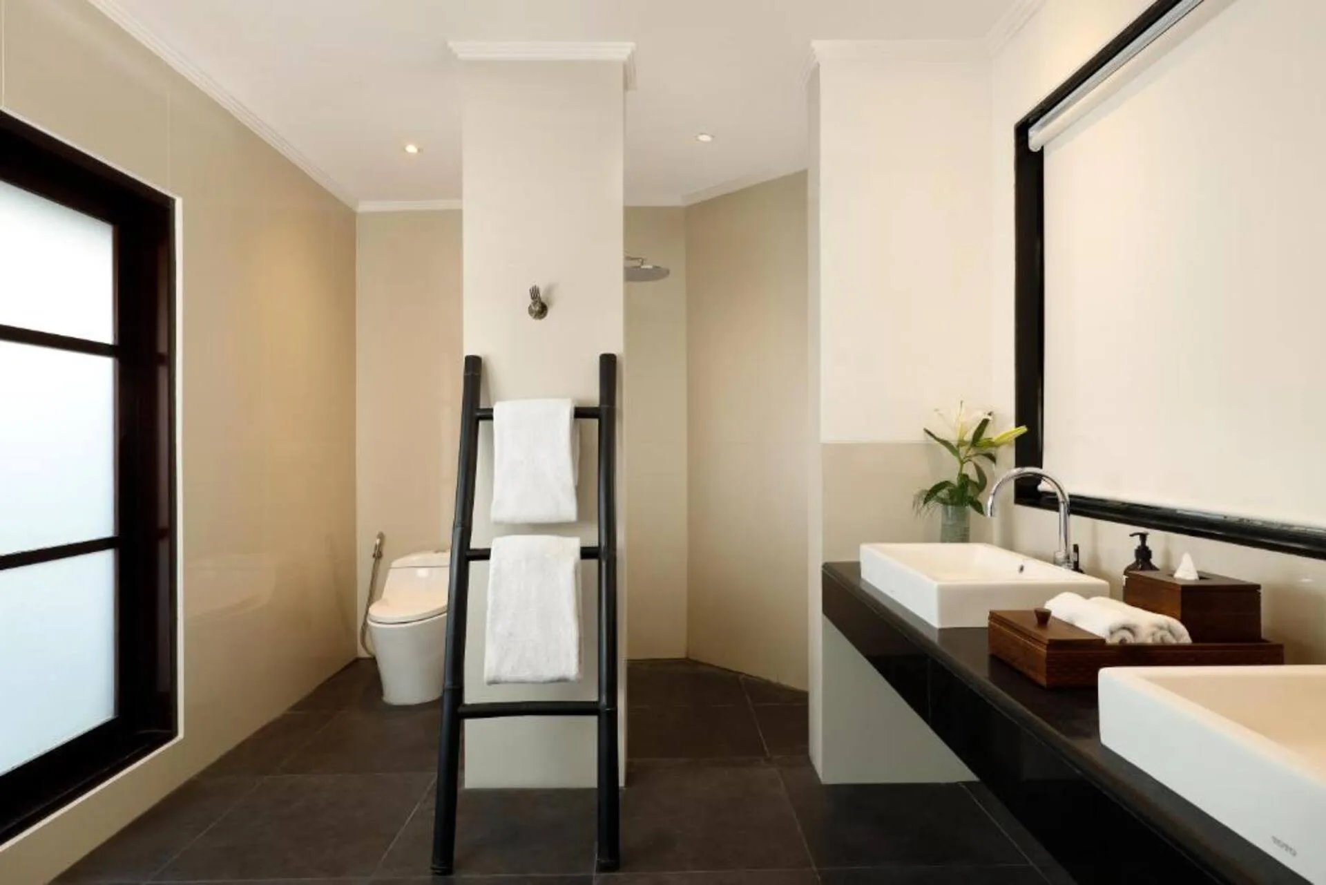Elegant 2 Bedroom Villa in Seminyak 3