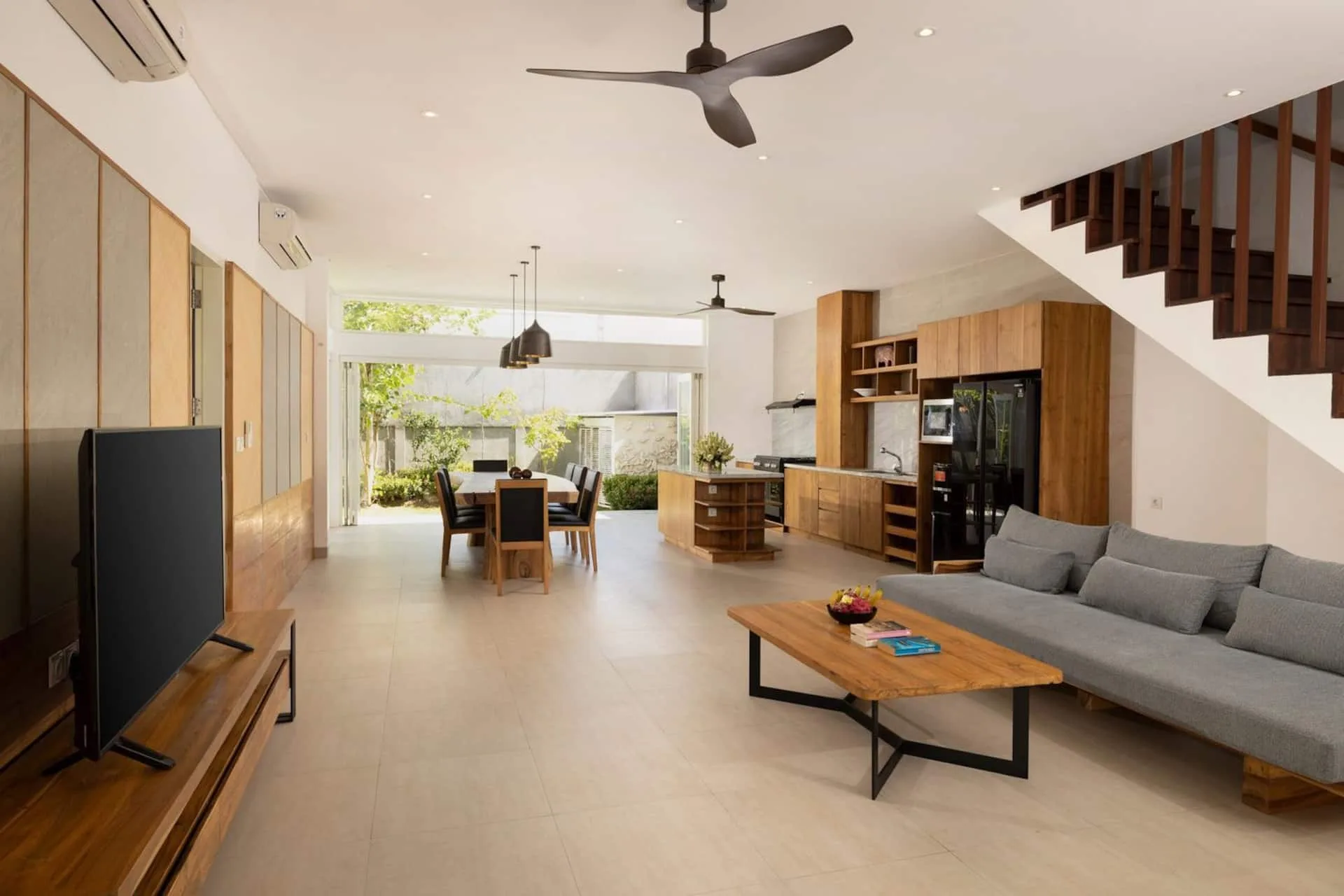 Lavish Tropical Grandeur 5 Bedroom Private Villa in Seminyak 4