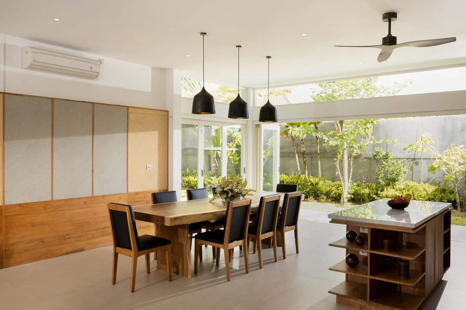Luxurious 5 Bedroom Villa in Seminyak 4