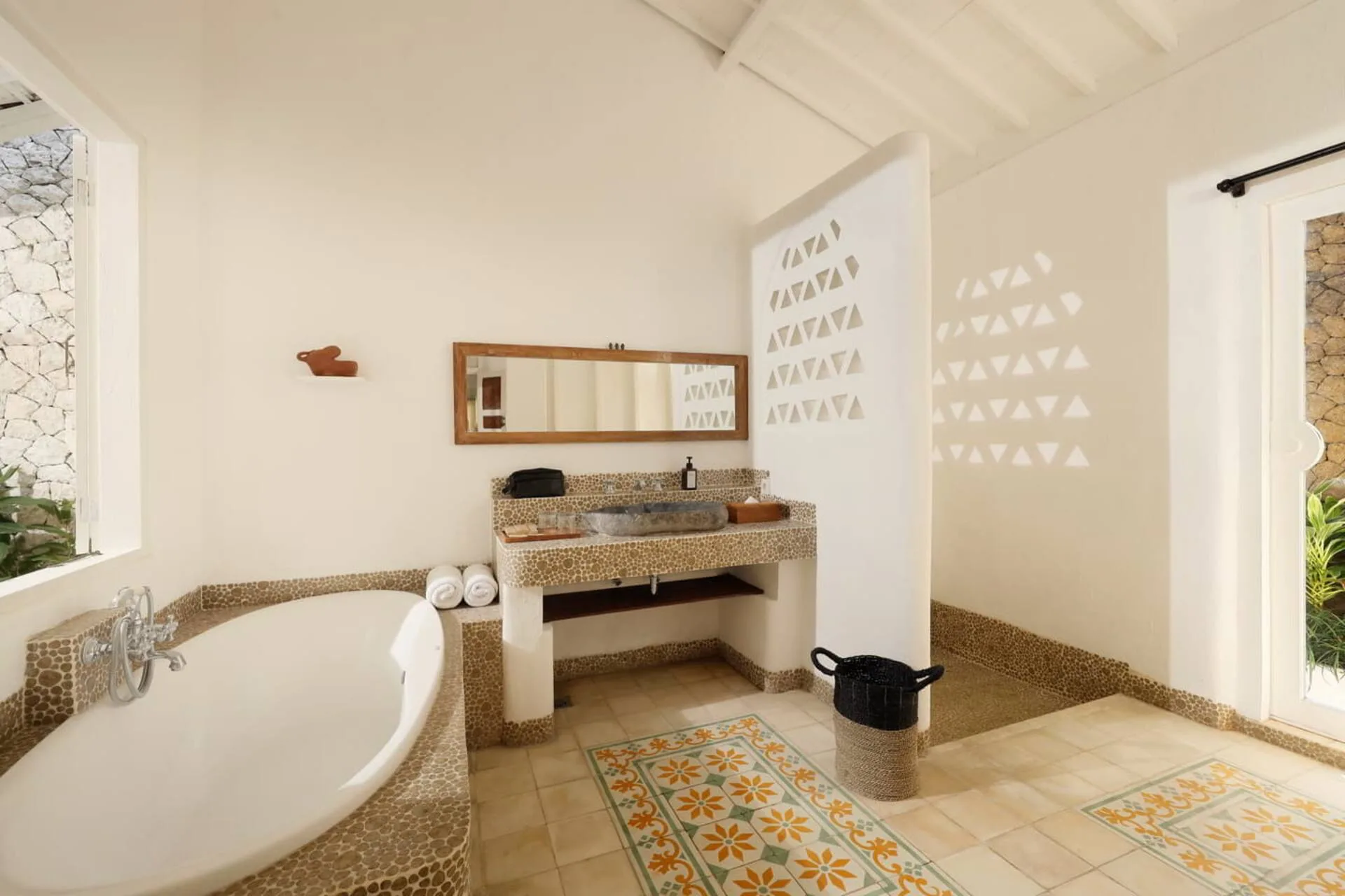 Classic Luxe 3 Bedroom Villa in Sanur 5