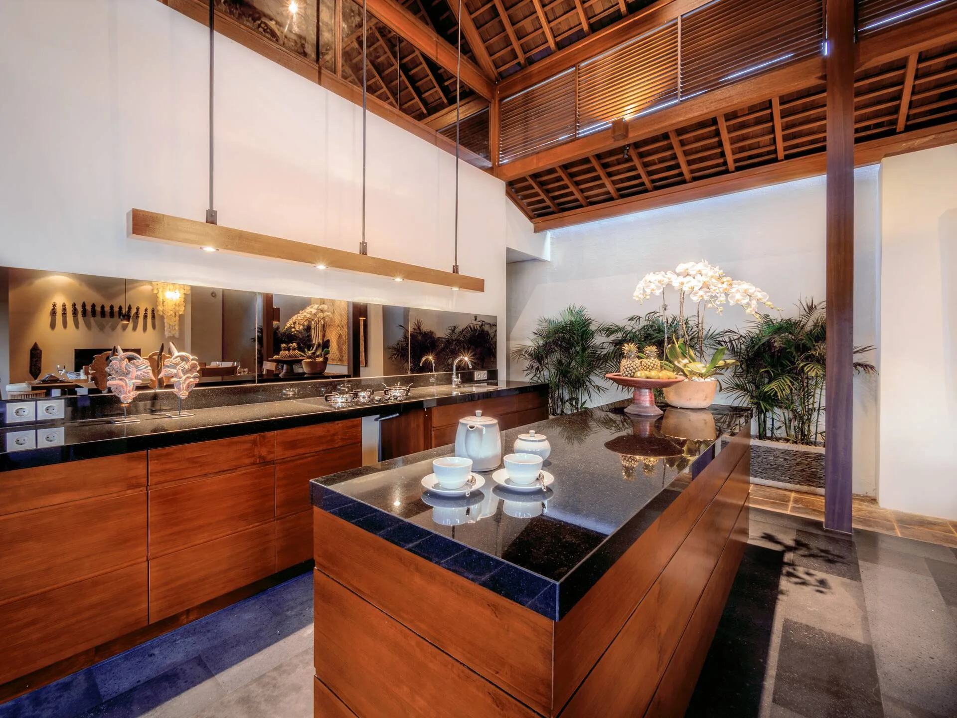 Balinese Charm and Modern Comfort 3 Bedroom Villa Umalas 5
