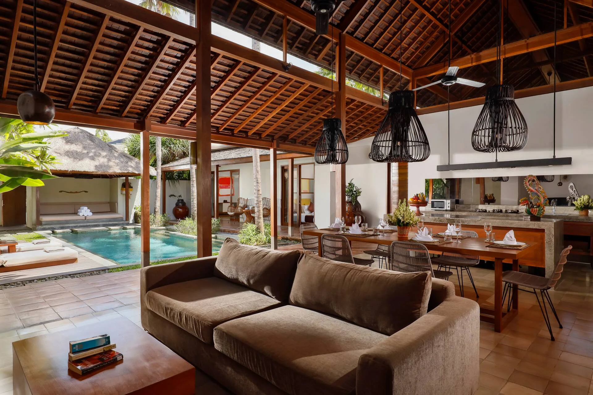 Luxury Living in the Heart of Bumbak 5