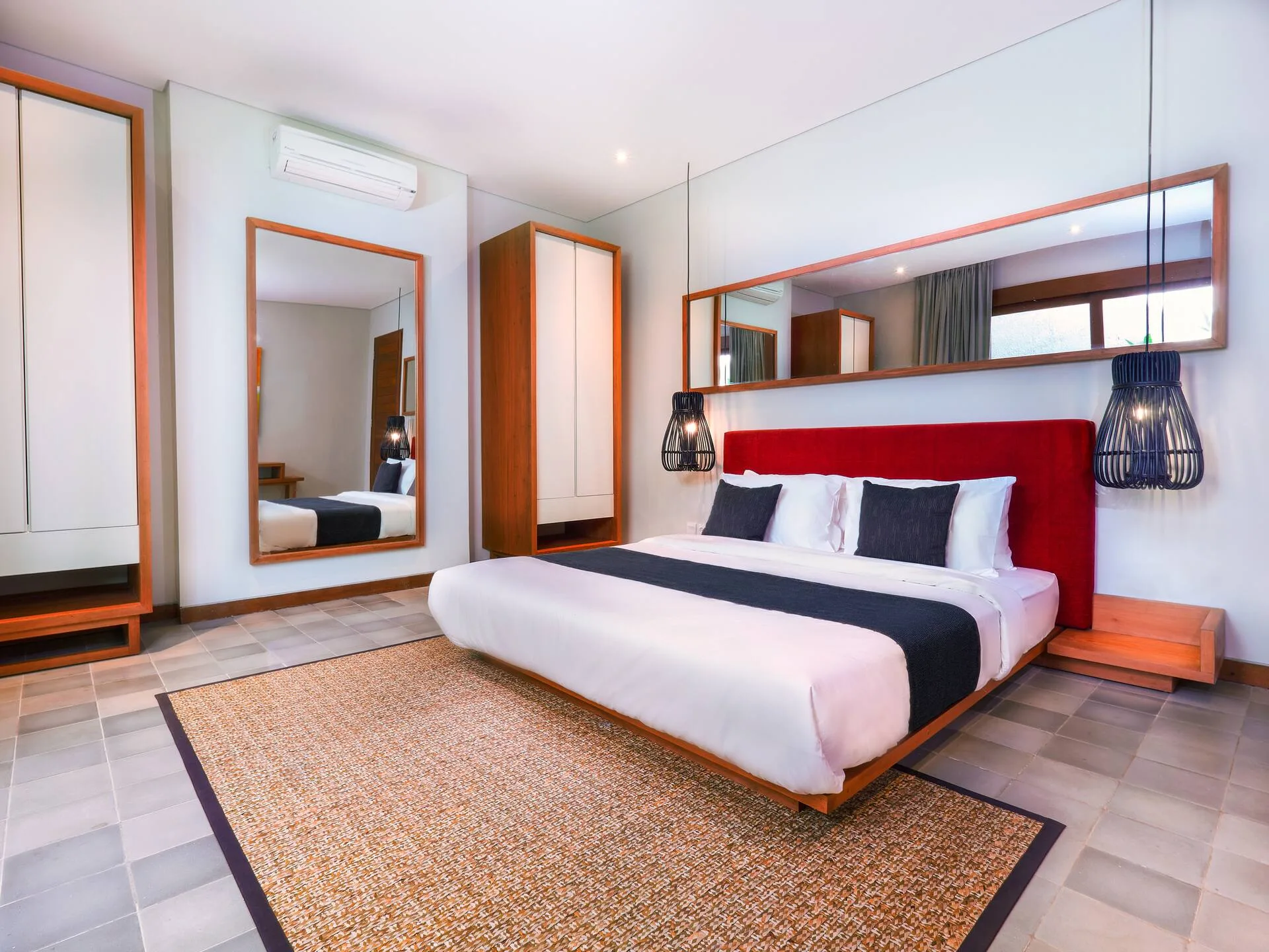 Luxe Bumbak Living Private Villa in Kerobokan 5