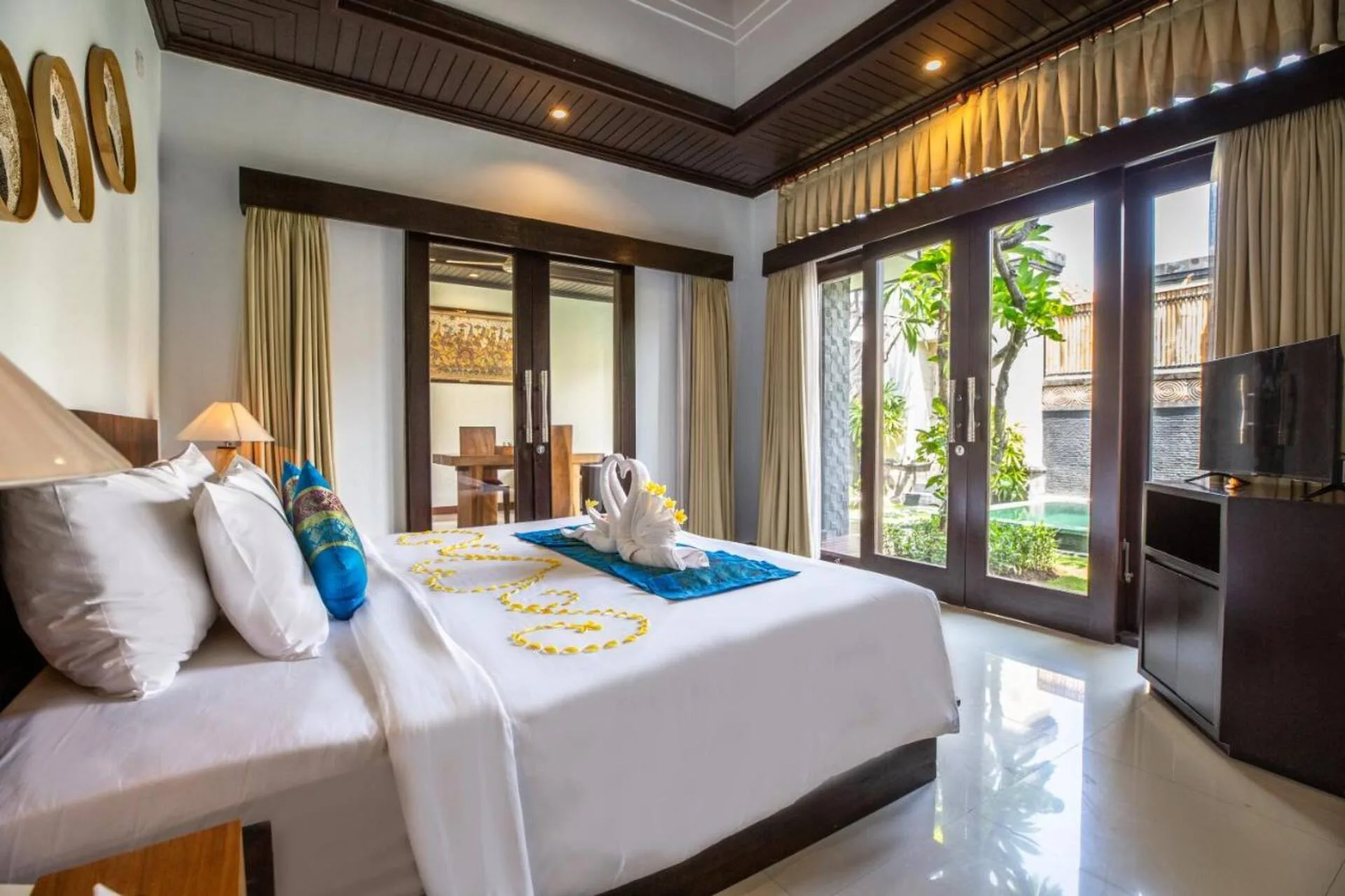 1 Bedroom Budget Villa for Honeymooners 2