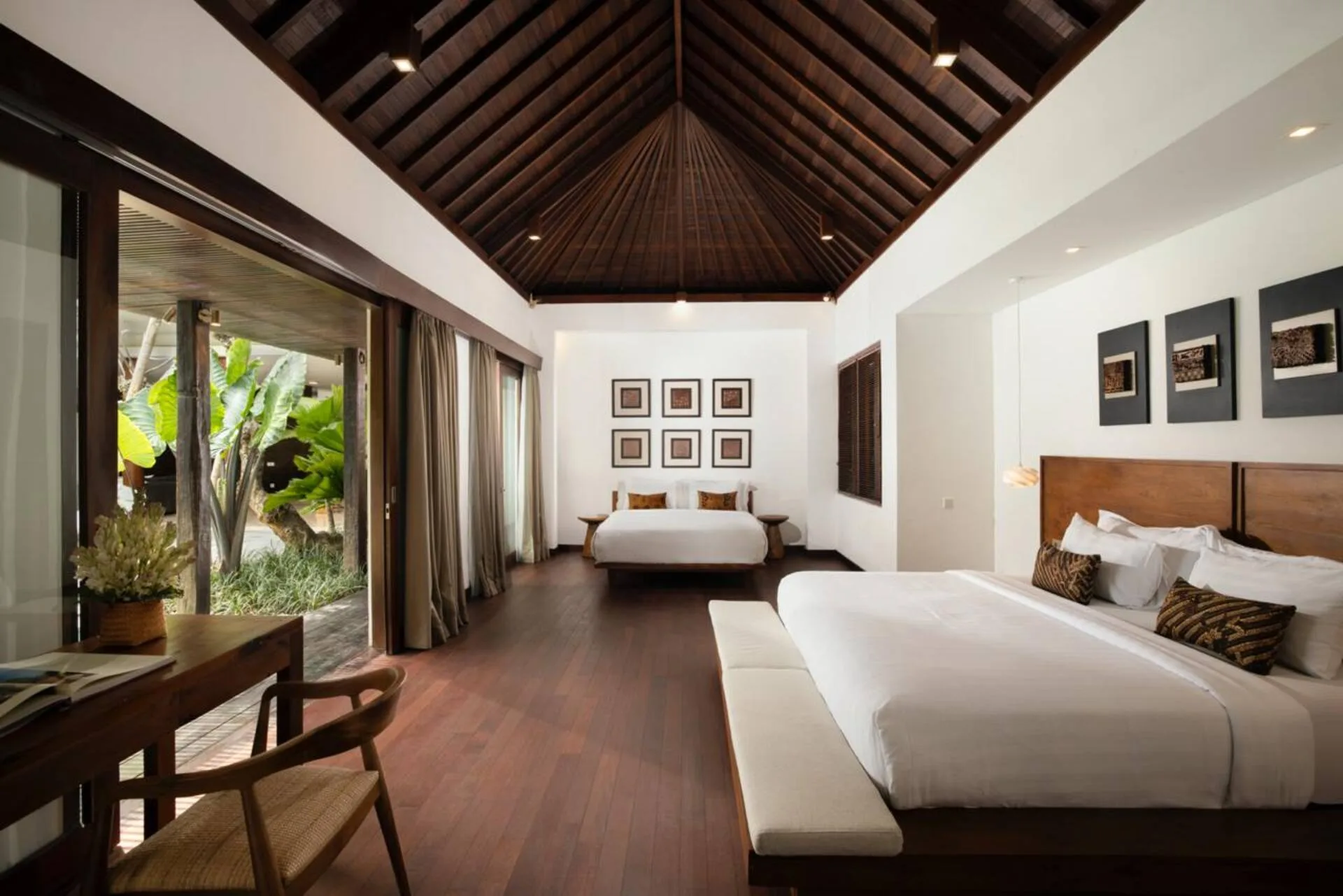 3 Bedroom Luxury Villa near Berawa Beach 4
